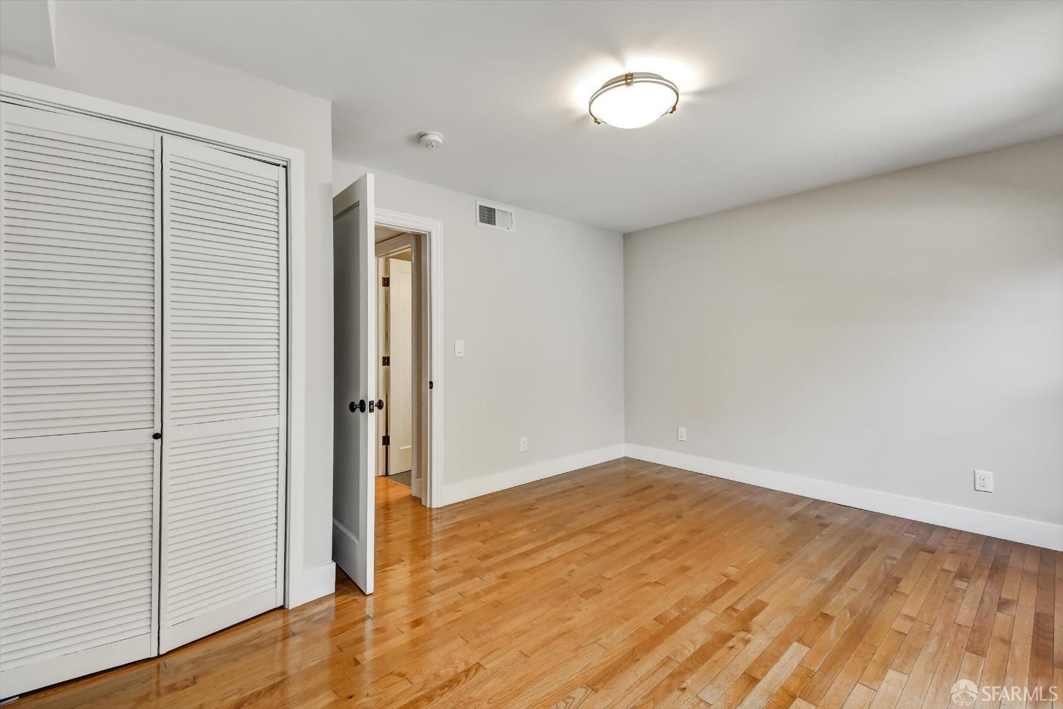 Detail Gallery Image 16 of 55 For 1258 York St, San Francisco,  CA 94110 - 3 Beds | 2/1 Baths