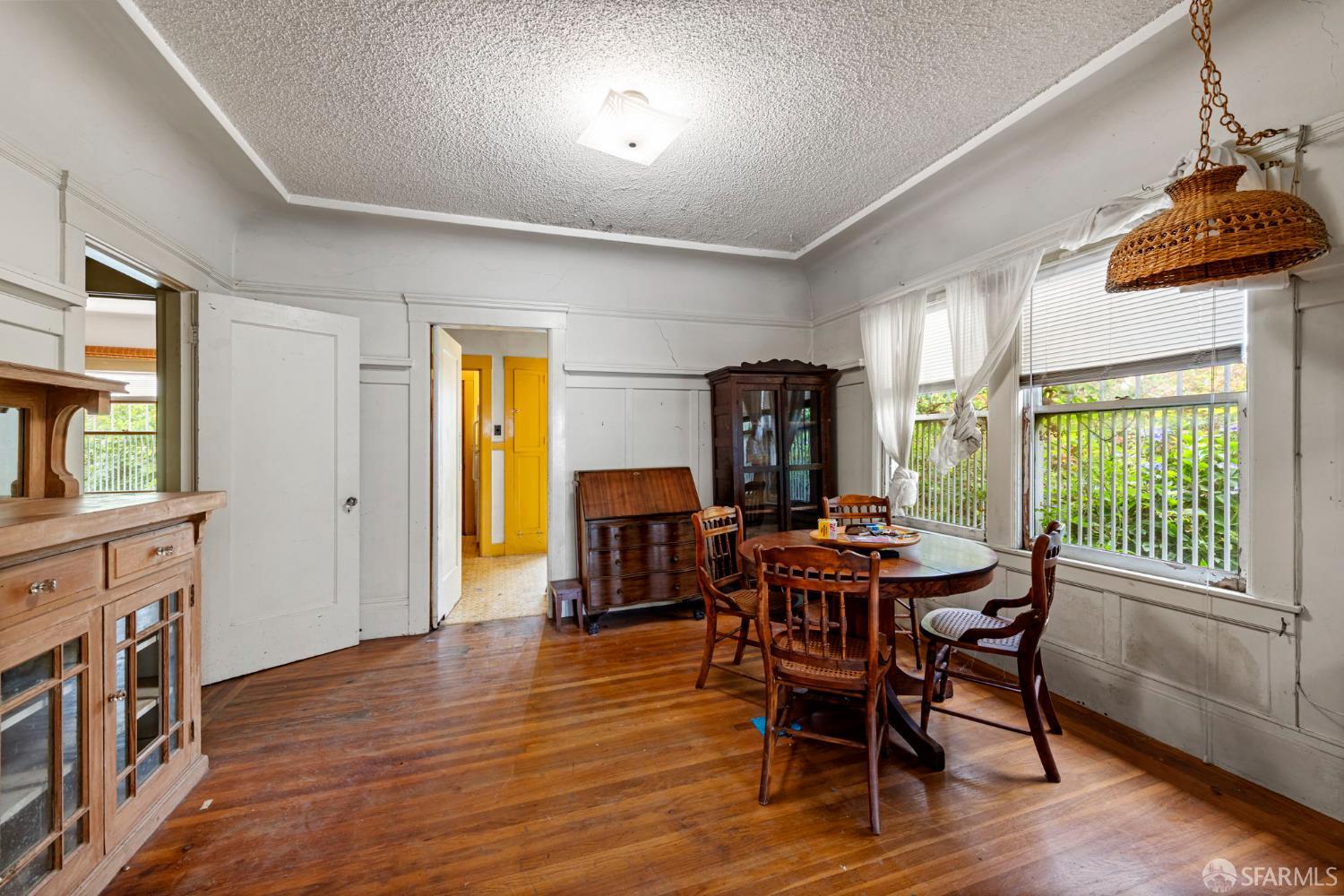 Detail Gallery Image 7 of 28 For 715 Prague St, San Francisco,  CA 94112 - 2 Beds | 1 Baths