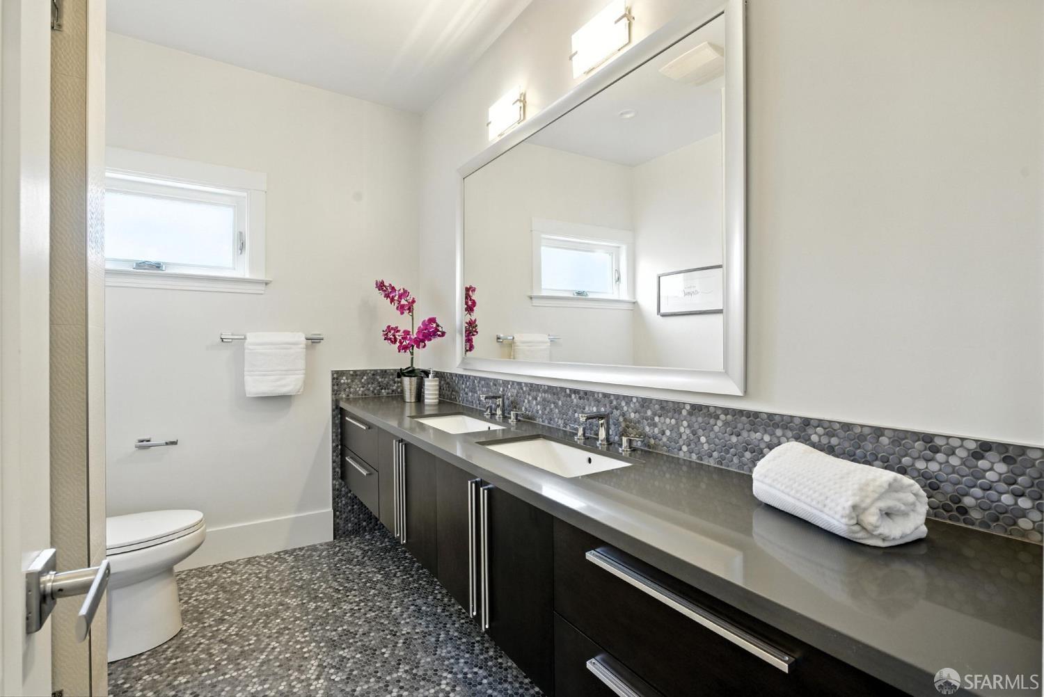 Detail Gallery Image 12 of 40 For 170 Eastwood Dr, San Francisco,  CA 94112 - 5 Beds | 3/1 Baths