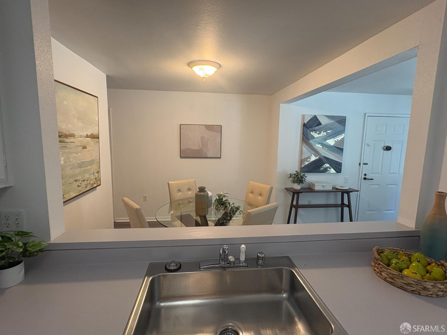 Detail Gallery Image 10 of 27 For 450 Carl St, San Francisco,  CA 94117 - 2 Beds | 2 Baths