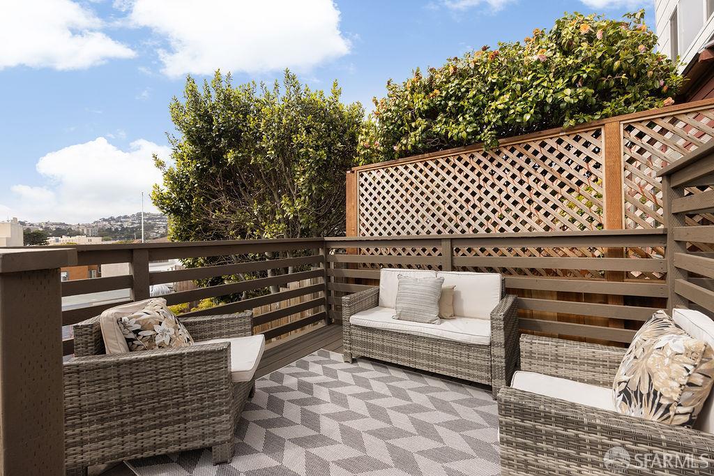 Detail Gallery Image 34 of 44 For 682 London St, San Francisco,  CA 94112 - 3 Beds | 2 Baths