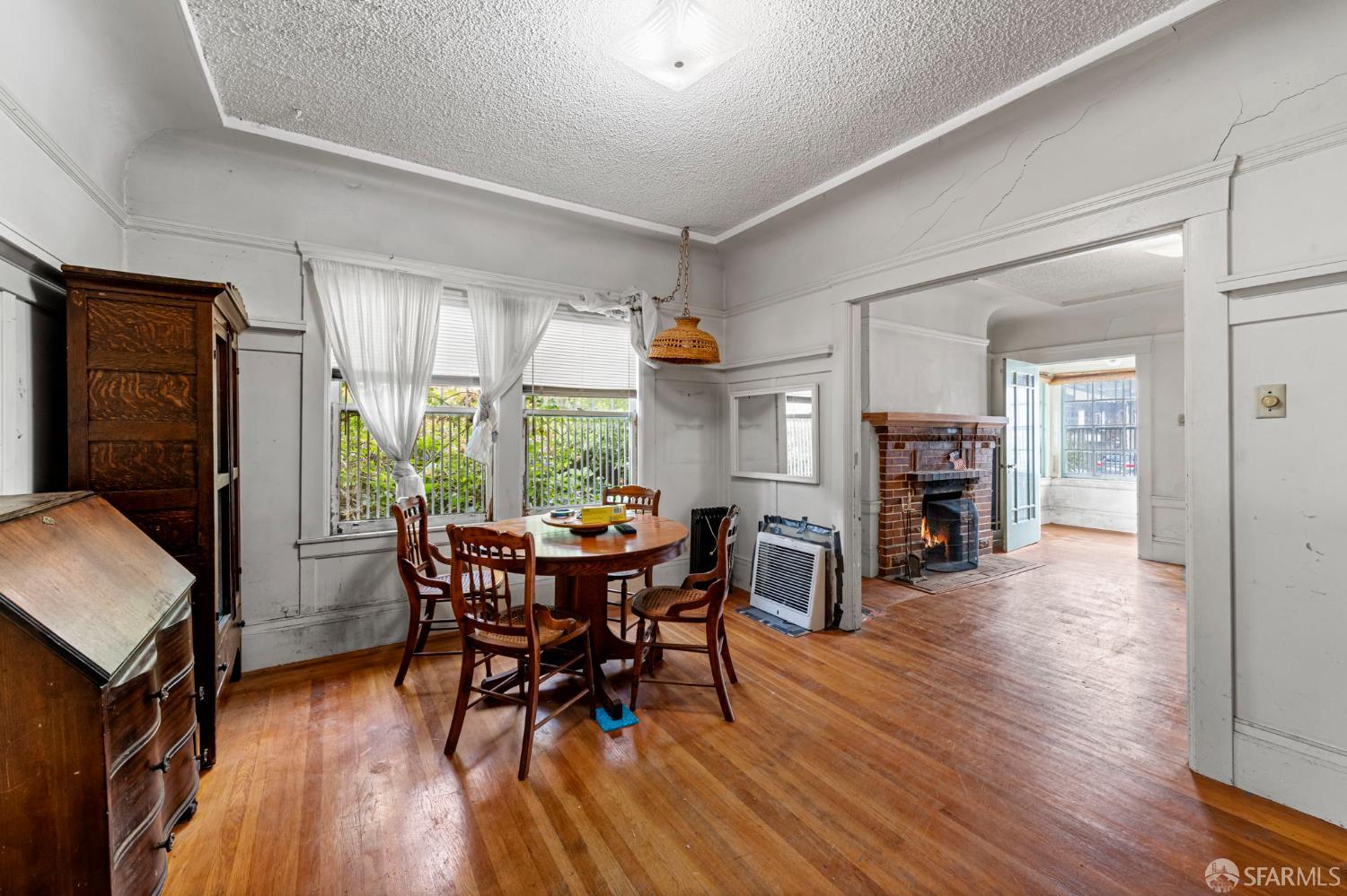 Detail Gallery Image 8 of 28 For 715 Prague St, San Francisco,  CA 94112 - 2 Beds | 1 Baths