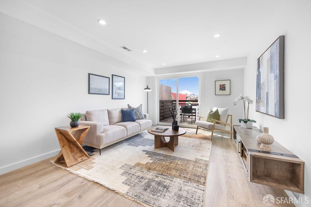 Detail Gallery Image 30 of 44 For 682 London St, San Francisco,  CA 94112 - 3 Beds | 2 Baths