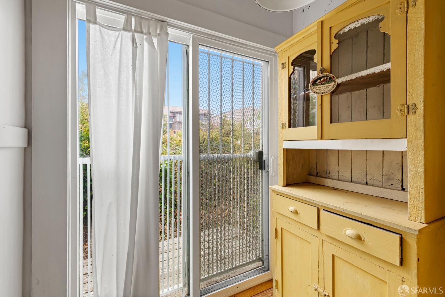 Detail Gallery Image 14 of 28 For 715 Prague St, San Francisco,  CA 94112 - 2 Beds | 1 Baths