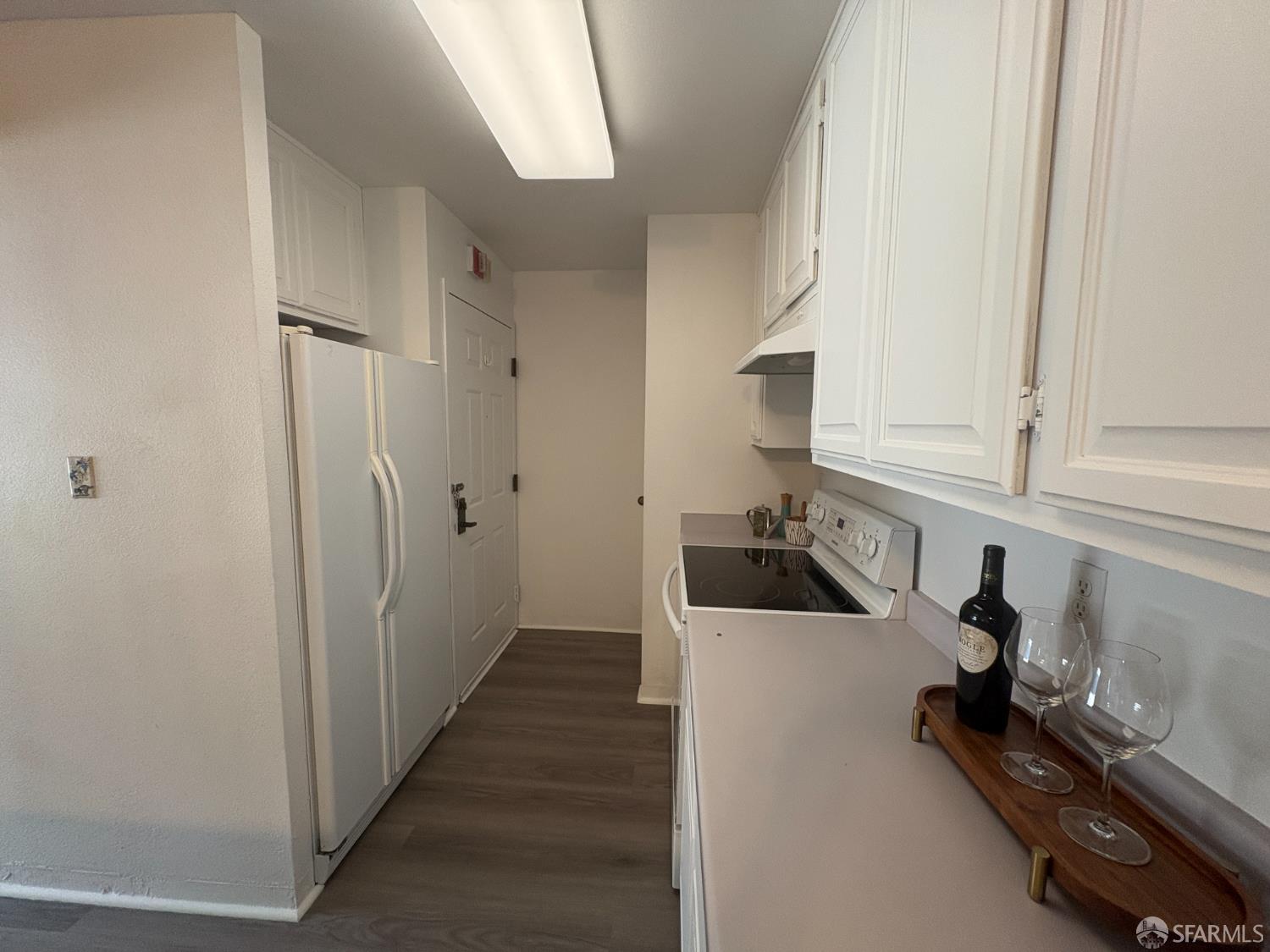 Detail Gallery Image 12 of 27 For 450 Carl St, San Francisco,  CA 94117 - 2 Beds | 2 Baths