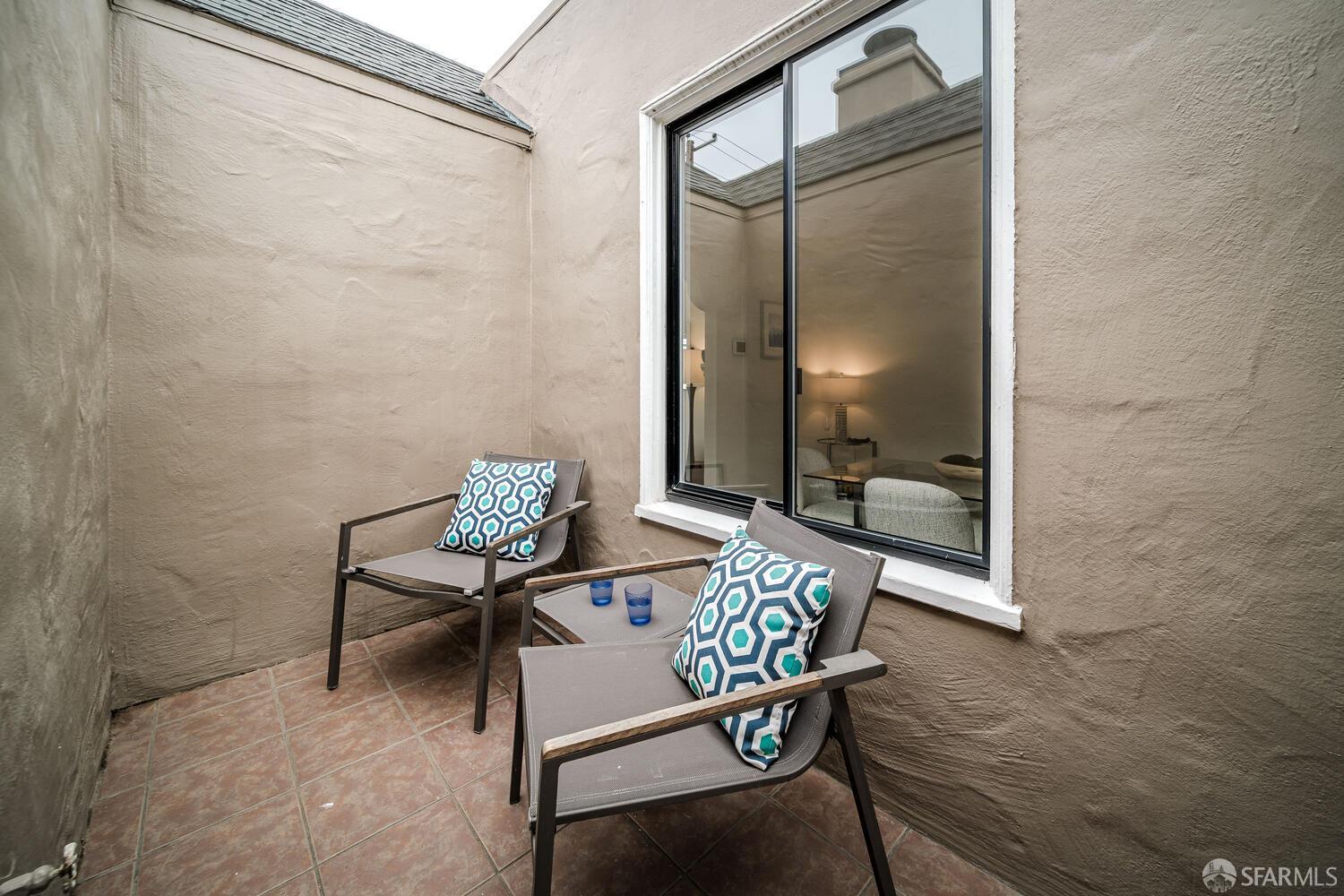 Detail Gallery Image 13 of 42 For 2654 35th Ave, San Francisco,  CA 94116 - 2 Beds | 2 Baths