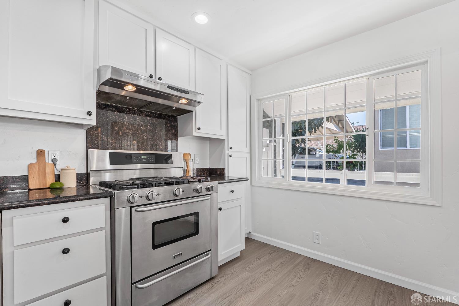 Detail Gallery Image 15 of 40 For 16545 Hannah Dr, San Leandro,  CA 94578 - 4 Beds | 3 Baths