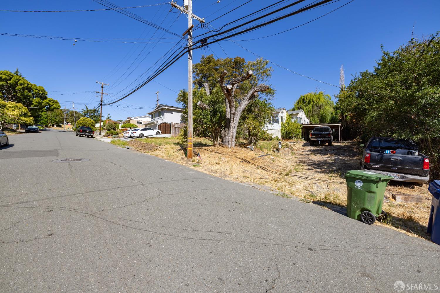 Detail Gallery Image 3 of 60 For 3142 Keith Ave, Castro Valley,  CA 94546 - 3 Beds | 1 Baths