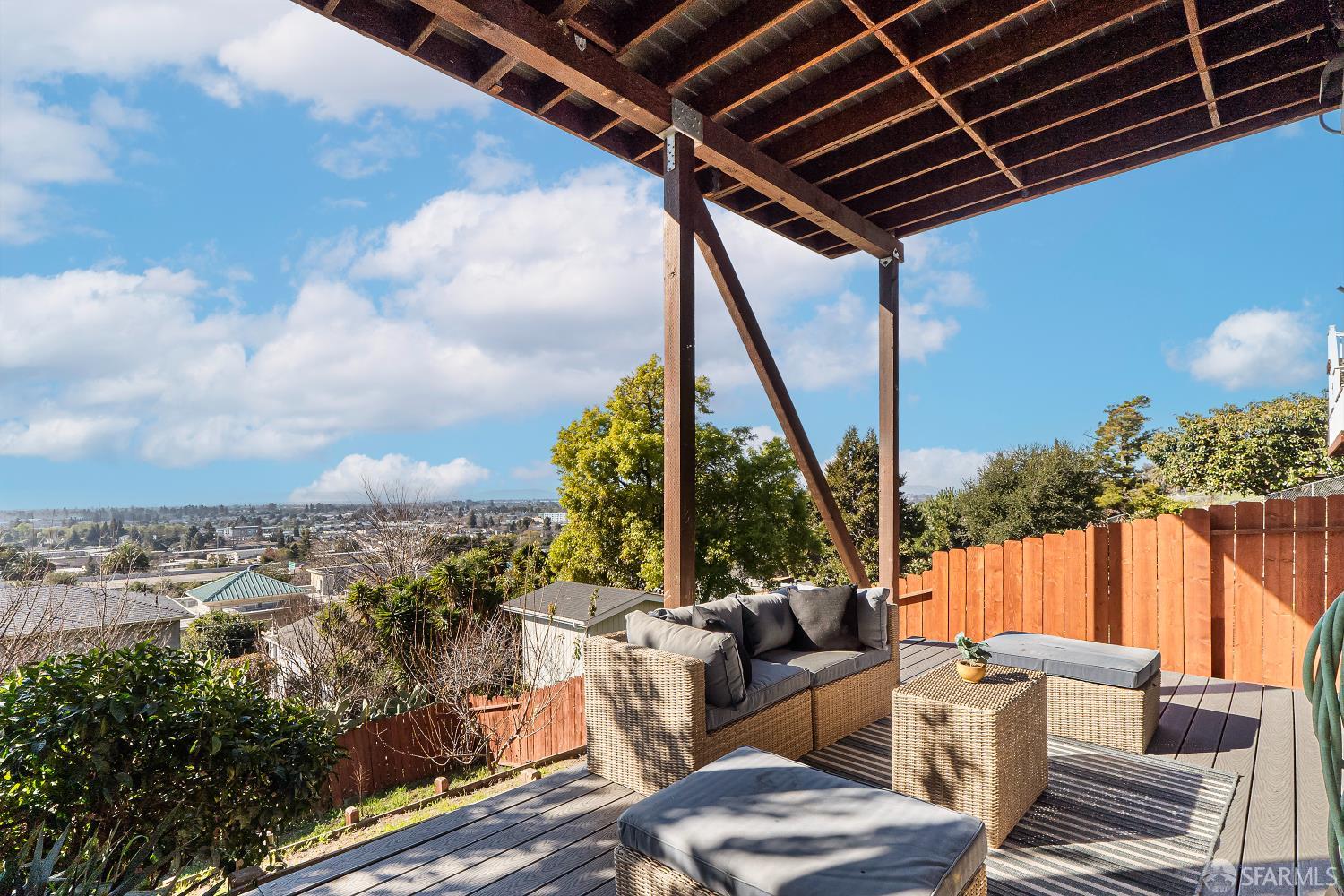 Detail Gallery Image 5 of 40 For 16545 Hannah Dr, San Leandro,  CA 94578 - 4 Beds | 3 Baths