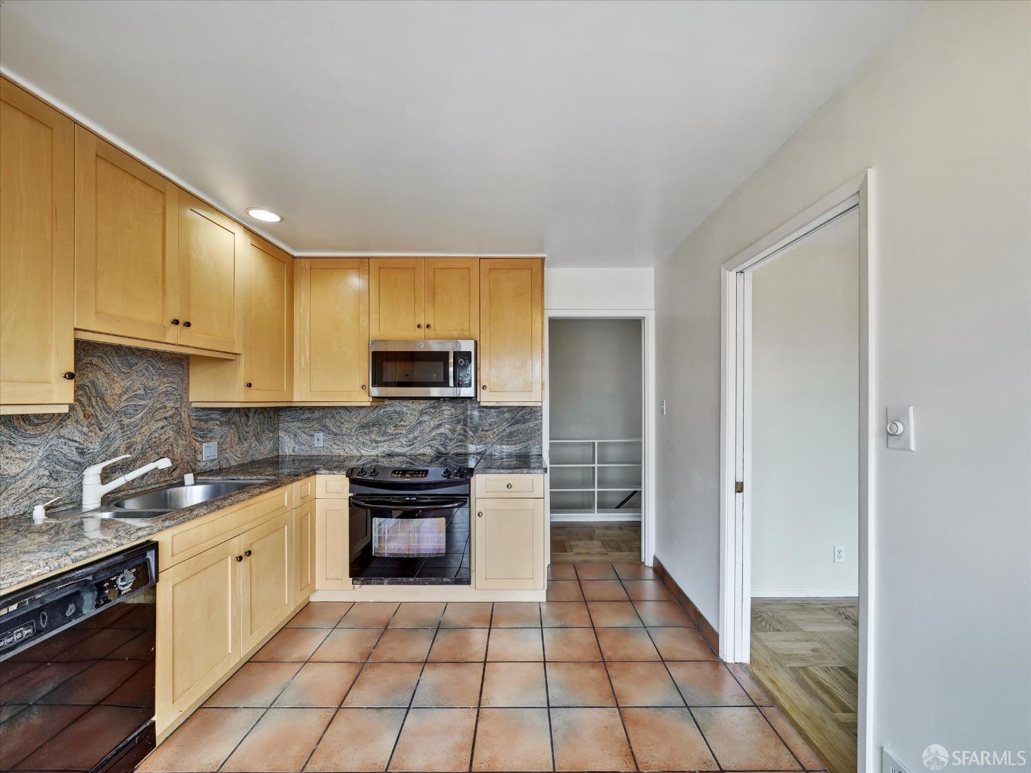 Detail Gallery Image 11 of 45 For 173 Warren Dr, San Francisco,  CA 94131 - 3 Beds | 2 Baths