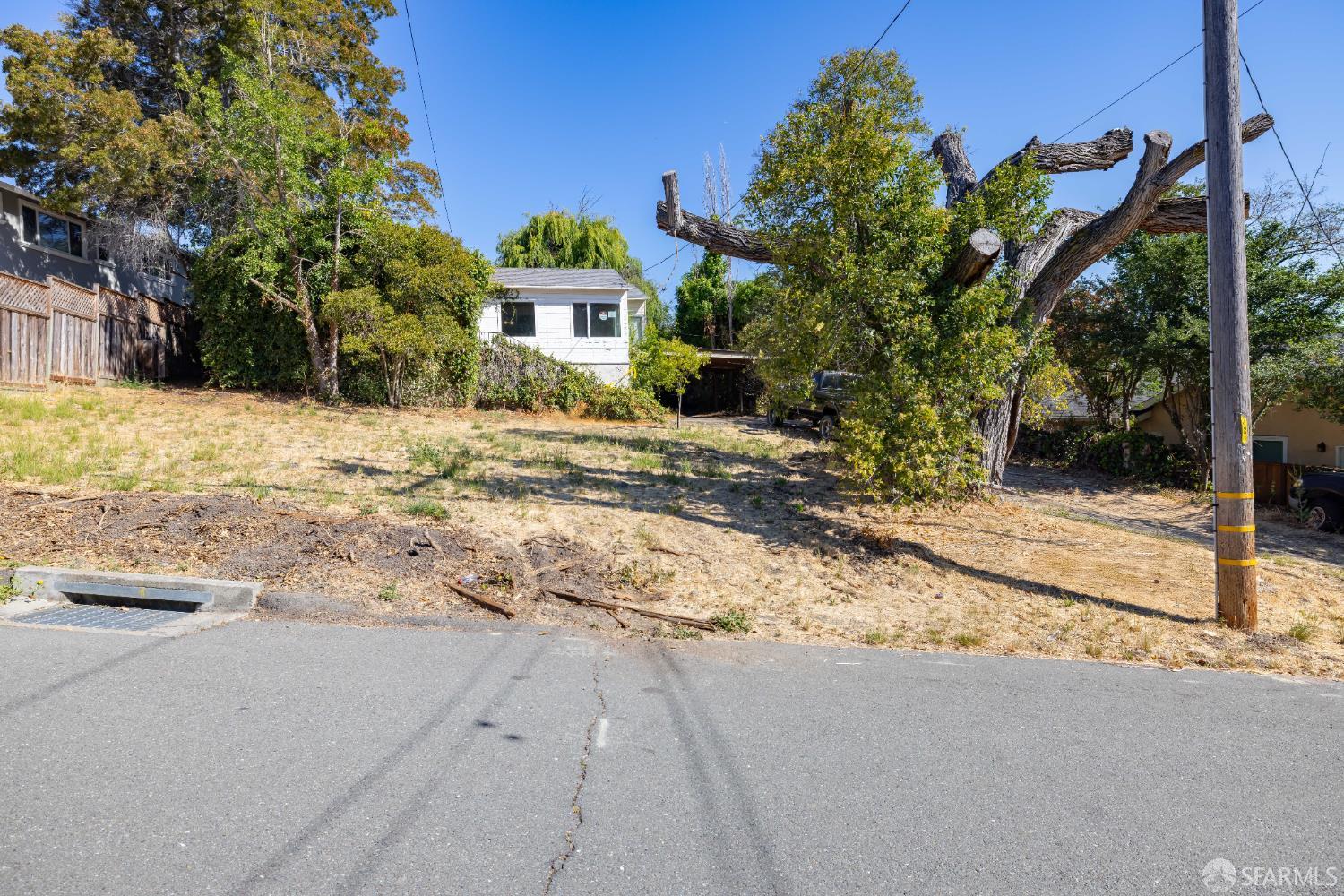 Detail Gallery Image 1 of 60 For 3142 Keith Ave, Castro Valley,  CA 94546 - 3 Beds | 1 Baths