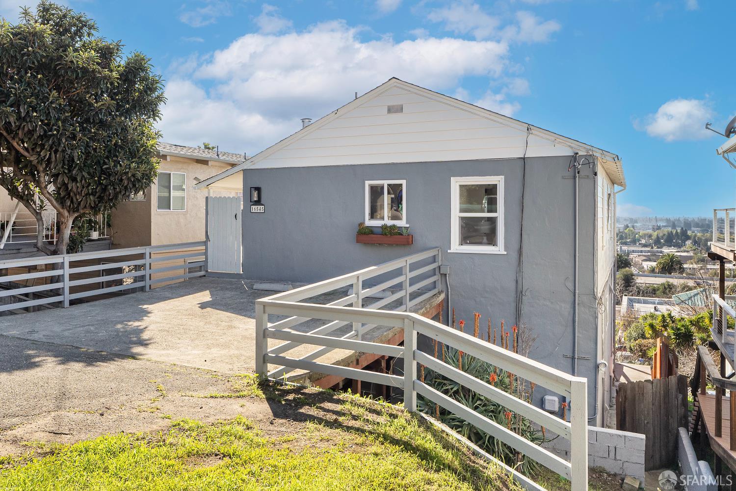 Detail Gallery Image 6 of 40 For 16545 Hannah Dr, San Leandro,  CA 94578 - 4 Beds | 3 Baths