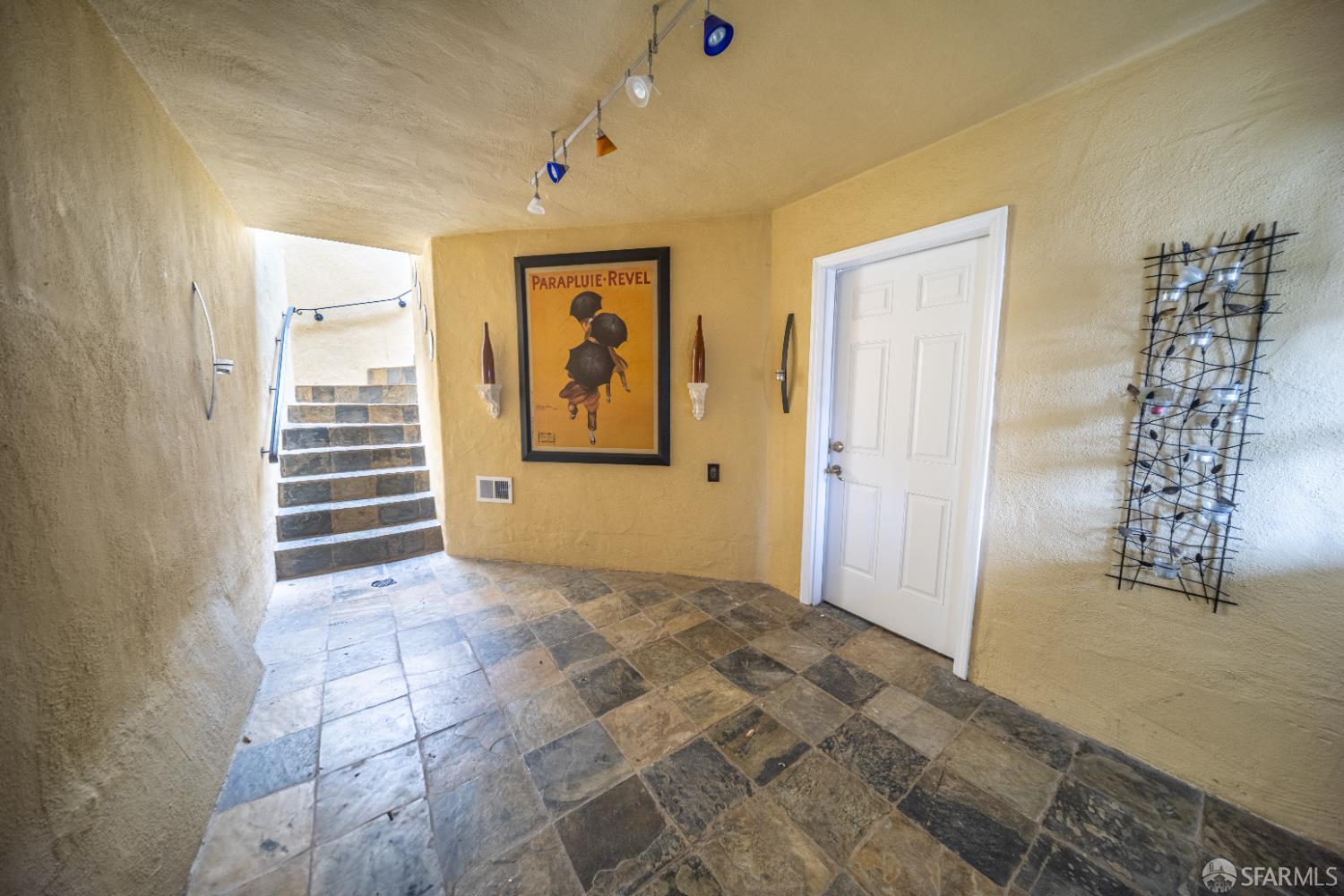 Detail Gallery Image 3 of 27 For 2346 33rd Ave, San Francisco,  CA 94116 - 3 Beds | 1 Baths