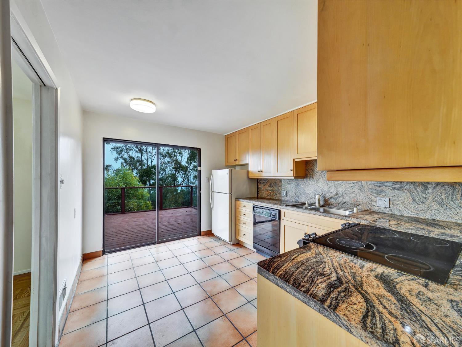 Detail Gallery Image 9 of 45 For 173 Warren Dr, San Francisco,  CA 94131 - 3 Beds | 2 Baths