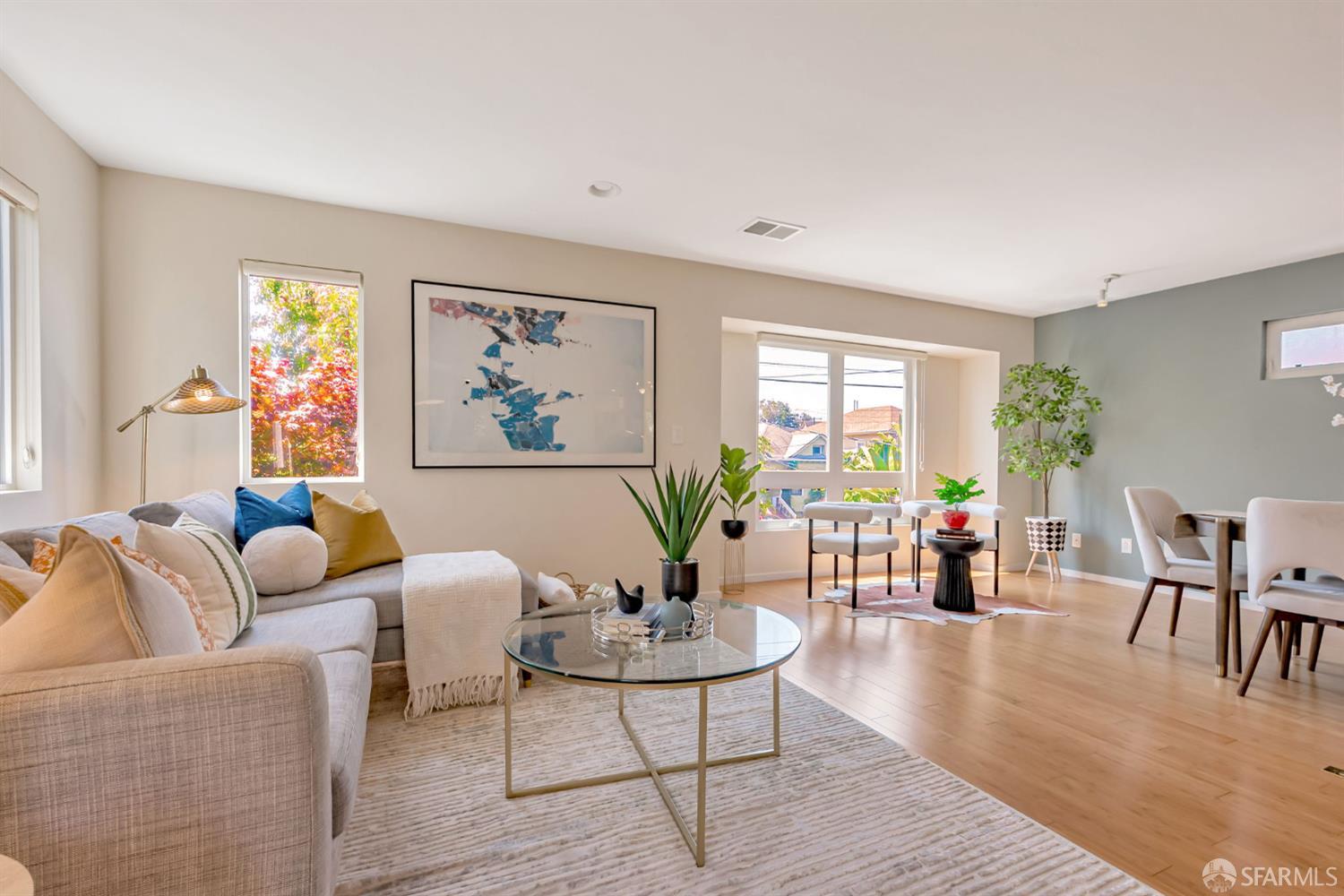 Detail Gallery Image 3 of 55 For 1028 55 St, Oakland,  CA 94608 - 4 Beds | 4 Baths