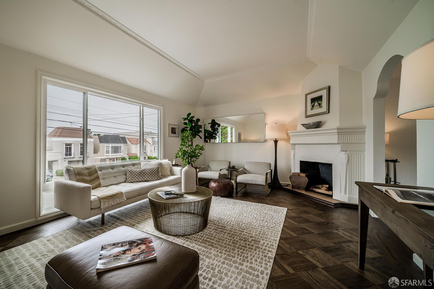 Detail Gallery Image 5 of 42 For 2654 35th Ave, San Francisco,  CA 94116 - 2 Beds | 2 Baths