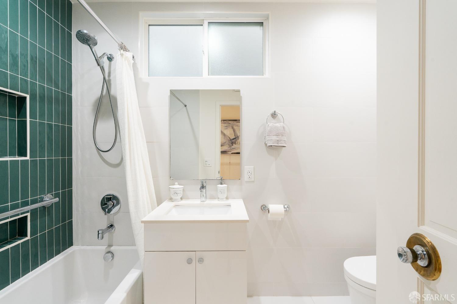 Detail Gallery Image 27 of 47 For 350 Dolores St, San Francisco,  CA 94110 - 3 Beds | 1 Baths