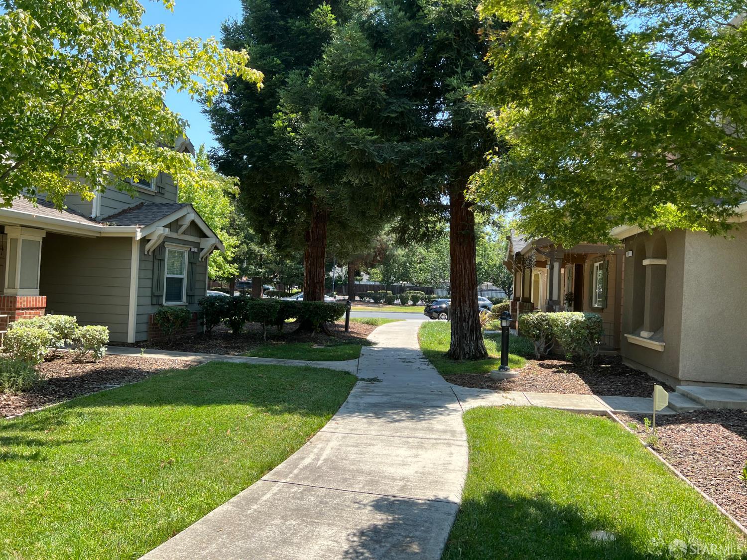 Detail Gallery Image 3 of 23 For 6 Addison Ct, Pittsburg,  CA 94565 - 4 Beds | 2/1 Baths
