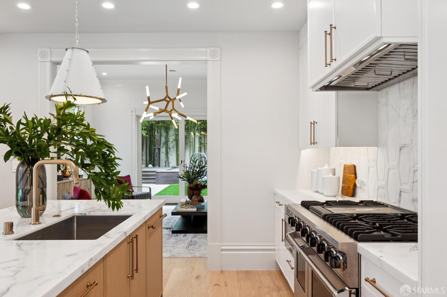 Detail Gallery Image 37 of 99 For 1625 Vallejo St, San Francisco,  CA 94123 - 4 Beds | 4/1 Baths
