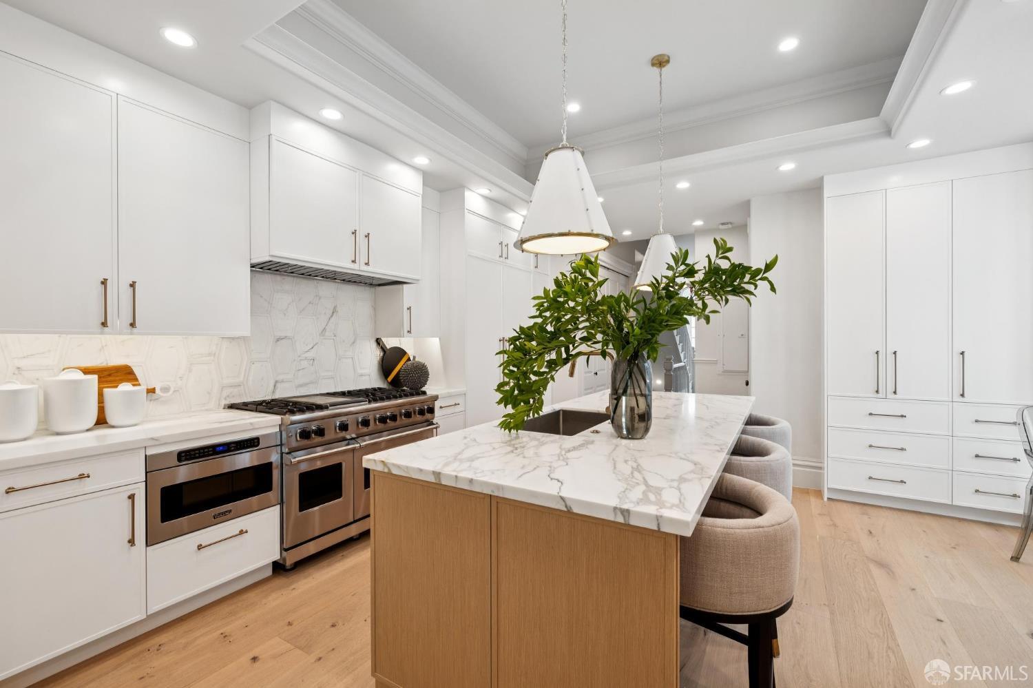 Detail Gallery Image 33 of 99 For 1625 Vallejo St, San Francisco,  CA 94123 - 4 Beds | 4/1 Baths