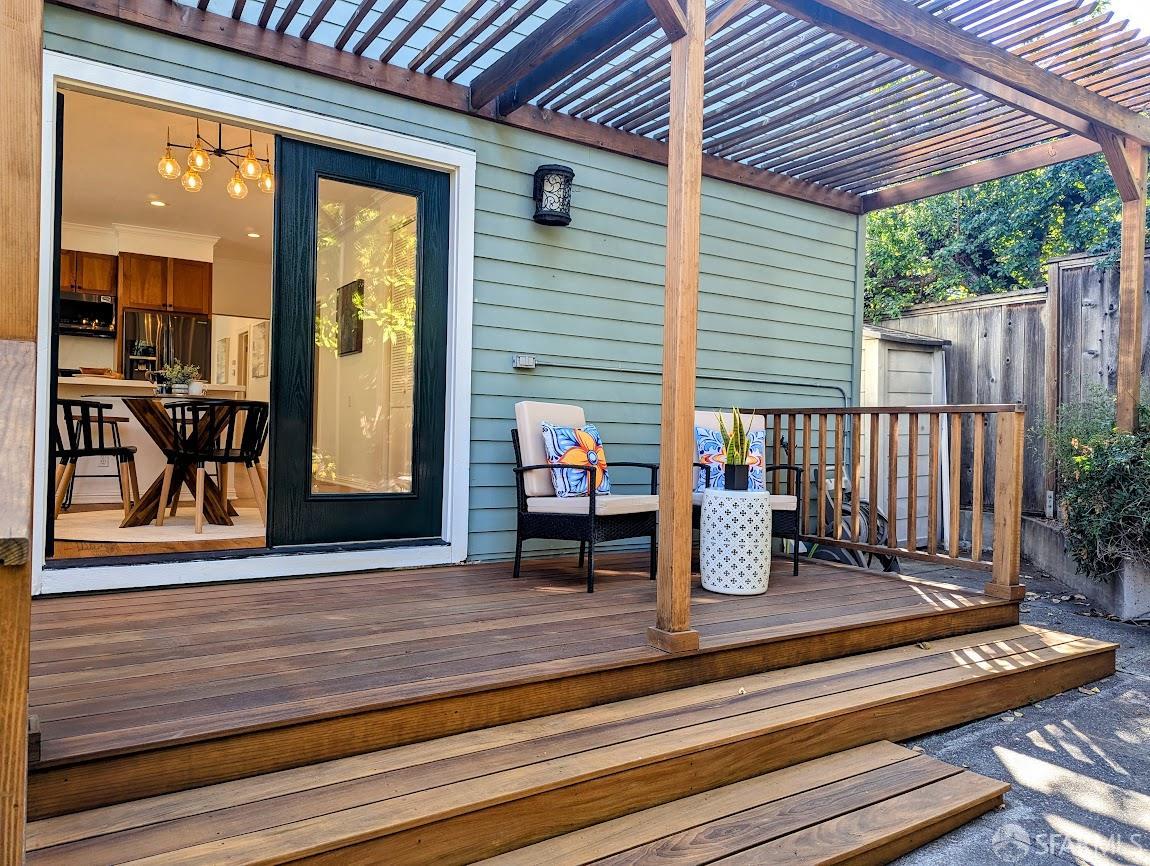 Detail Gallery Image 2 of 23 For 192 Ridgeway Ave, Oakland,  CA 94611 - 2 Beds | 2 Baths