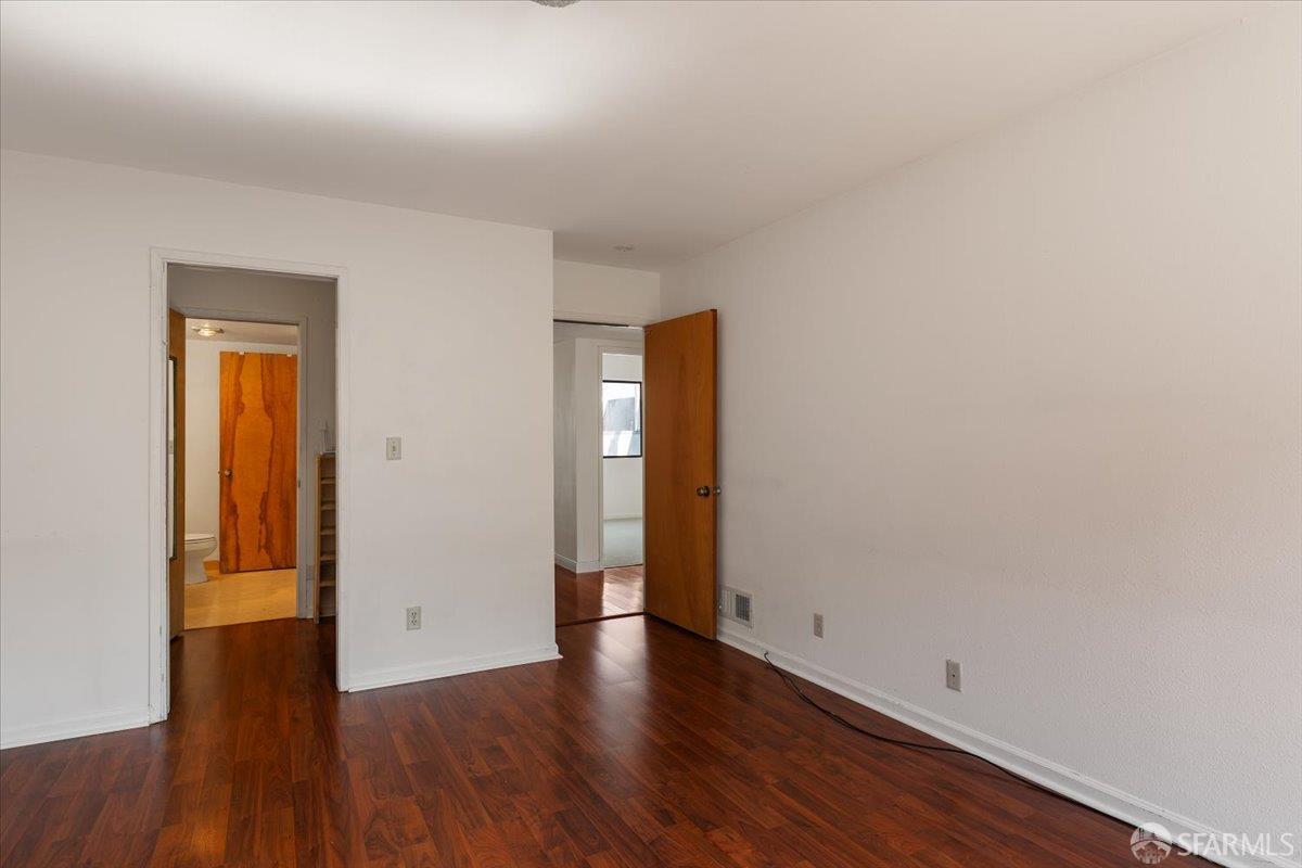 Detail Gallery Image 19 of 40 For 131 Vienna St, San Francisco,  CA 94112 - 5 Beds | 3 Baths