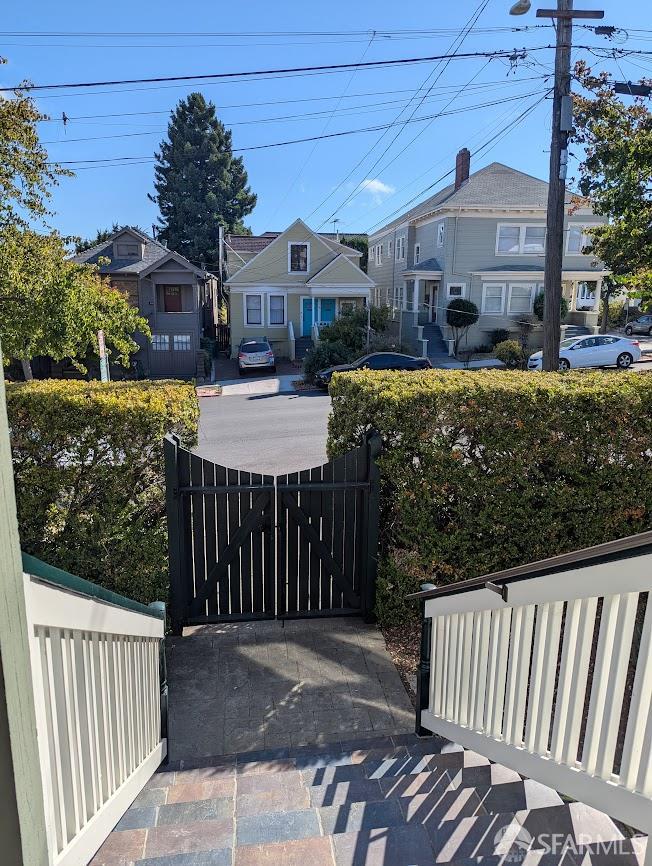 Detail Gallery Image 22 of 23 For 192 Ridgeway Ave, Oakland,  CA 94611 - 2 Beds | 2 Baths
