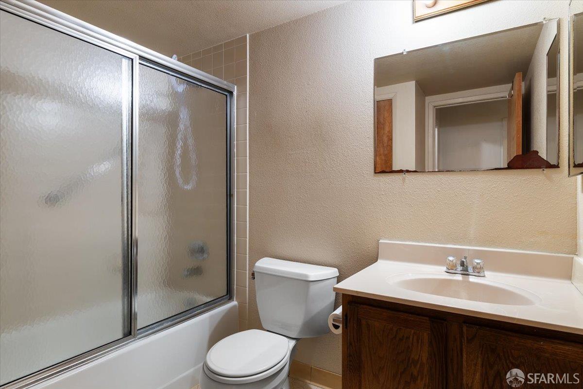 Detail Gallery Image 29 of 40 For 131 Vienna St, San Francisco,  CA 94112 - 5 Beds | 3 Baths
