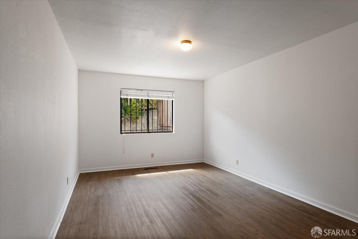 Detail Gallery Image 26 of 40 For 131 Vienna St, San Francisco,  CA 94112 - 5 Beds | 3 Baths
