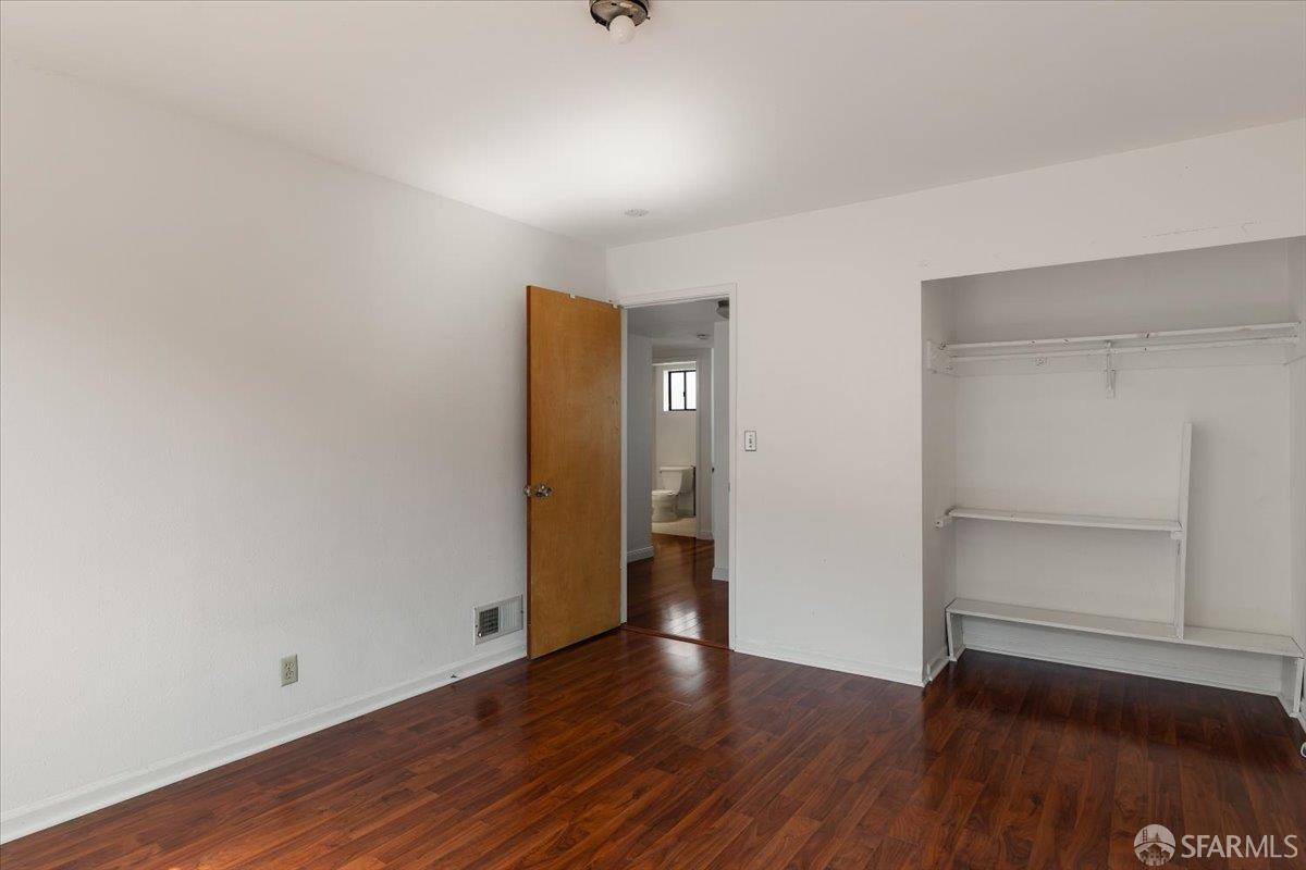 Detail Gallery Image 17 of 40 For 131 Vienna St, San Francisco,  CA 94112 - 5 Beds | 3 Baths