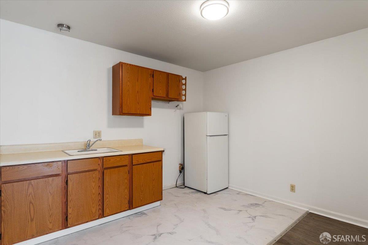 Detail Gallery Image 22 of 40 For 131 Vienna St, San Francisco,  CA 94112 - 5 Beds | 3 Baths