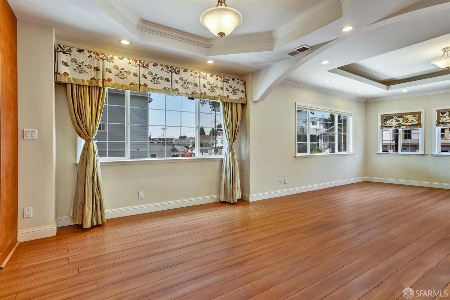 Detail Gallery Image 11 of 45 For 2486 26th Ave, Oakland,  CA 94601 - – Beds | – Baths