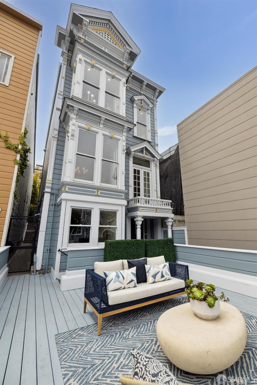 Detail Gallery Image 18 of 99 For 1625 Vallejo St, San Francisco,  CA 94123 - 4 Beds | 4/1 Baths