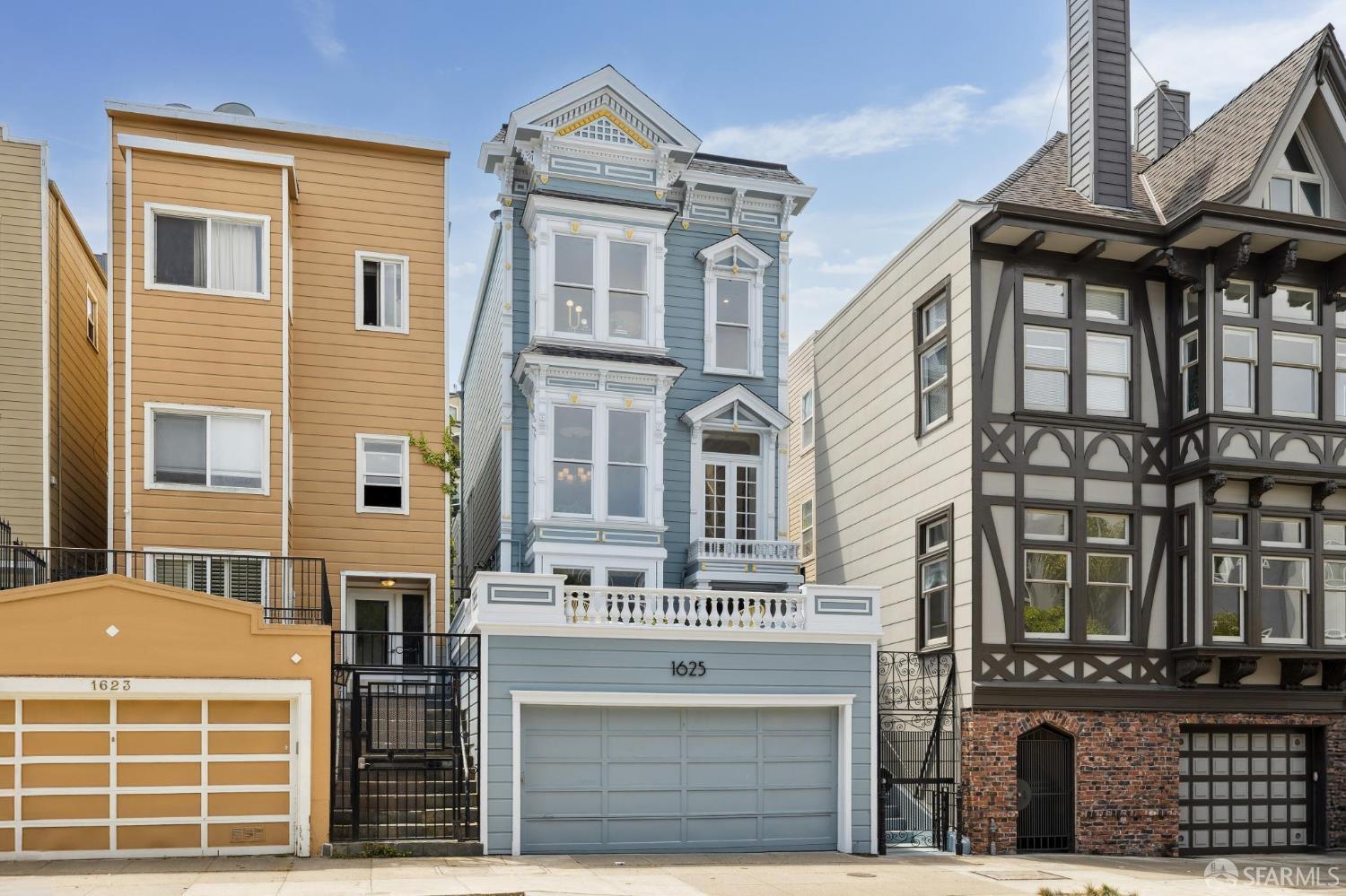 Detail Gallery Image 11 of 99 For 1625 Vallejo St, San Francisco,  CA 94123 - 4 Beds | 4/1 Baths