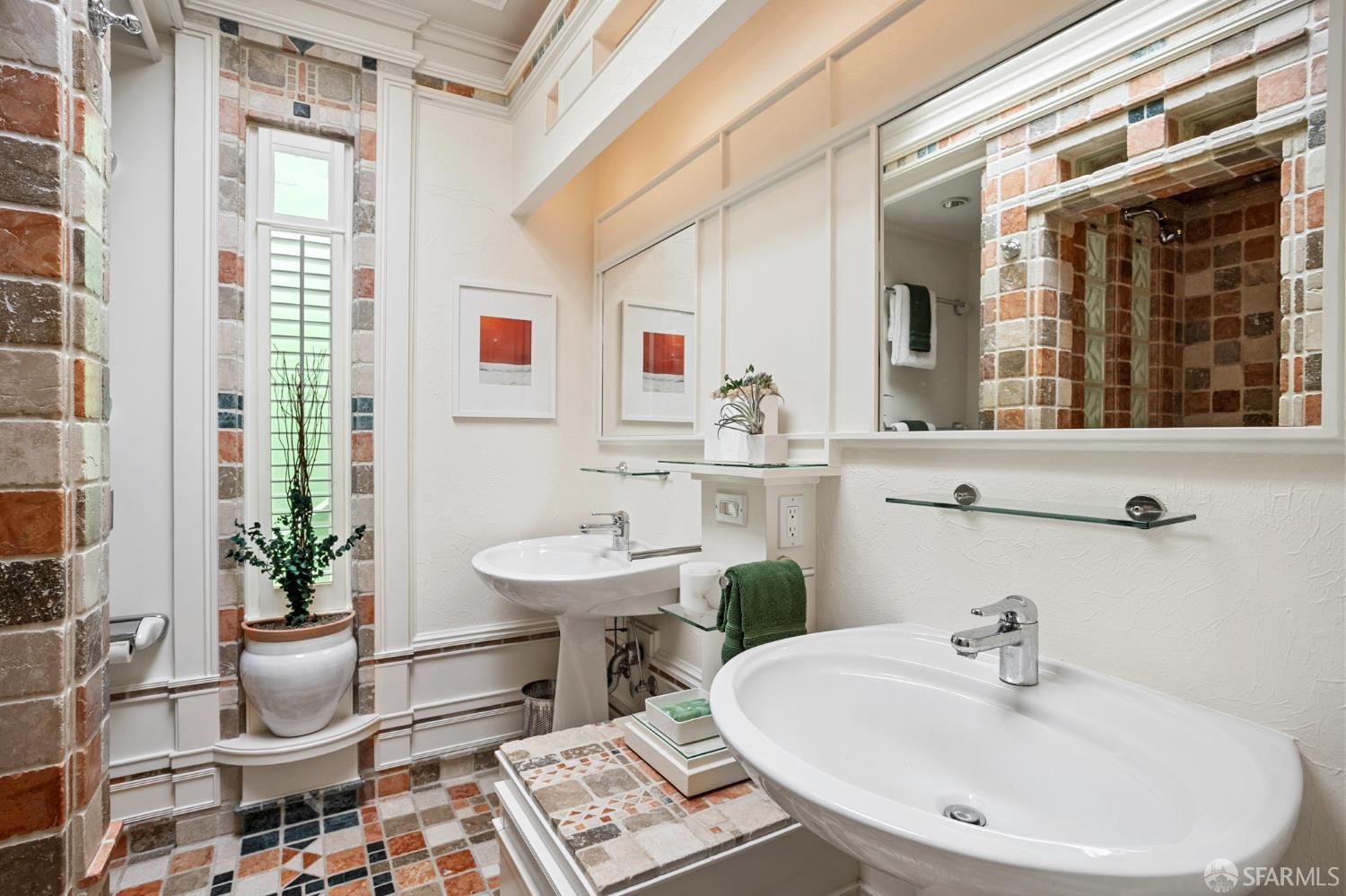 Detail Gallery Image 4 of 55 For 363 Panorama Dr, San Francisco,  CA 94131 - 2 Beds | 1 Baths