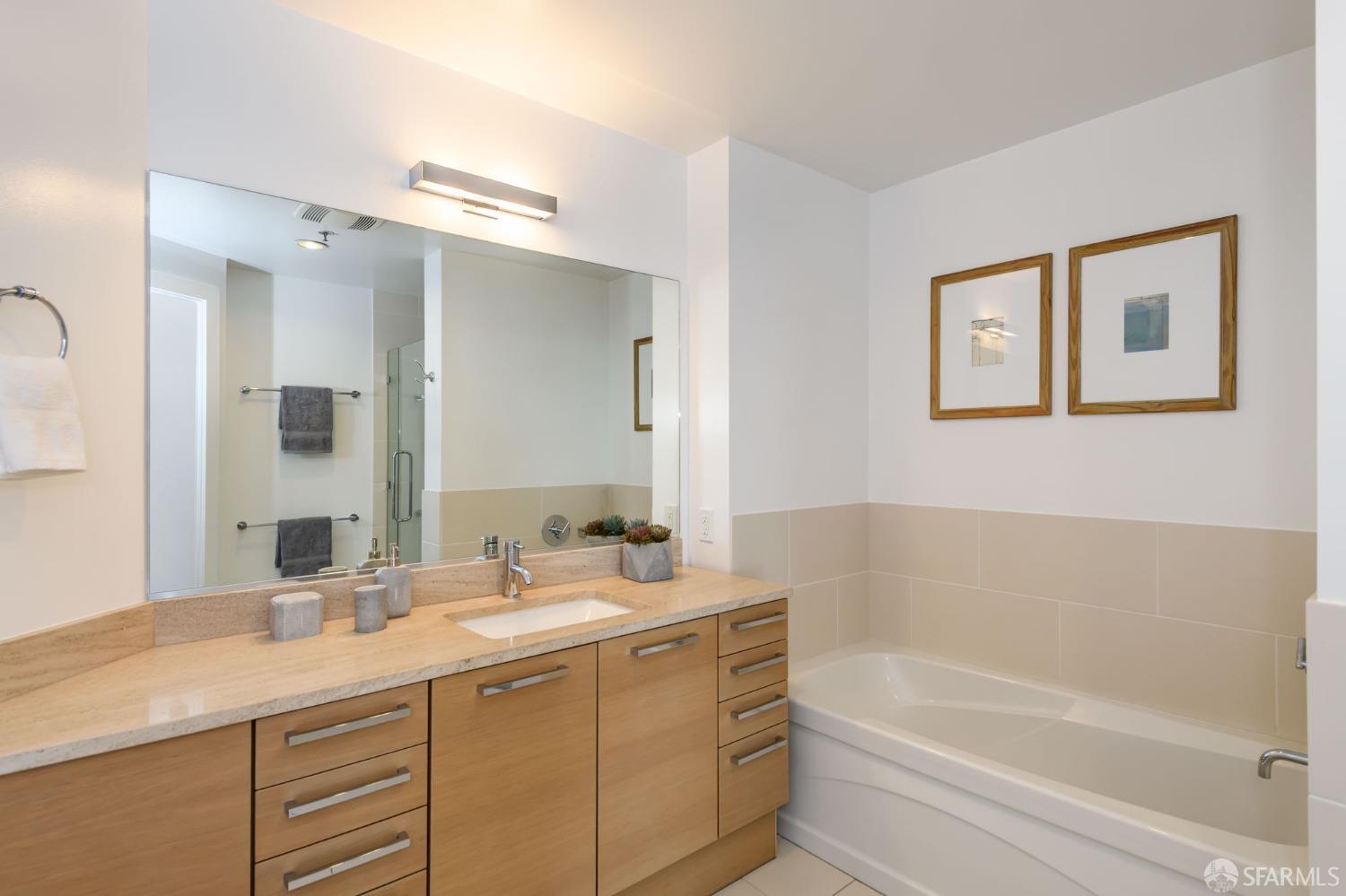 Detail Gallery Image 16 of 52 For 1 Hawthorne St 12f,  San Francisco,  CA 94105 - 2 Beds | 2 Baths