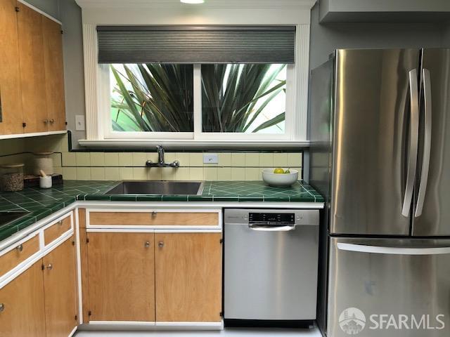 Detail Gallery Image 32 of 55 For 363 Panorama Dr, San Francisco,  CA 94131 - 2 Beds | 1 Baths