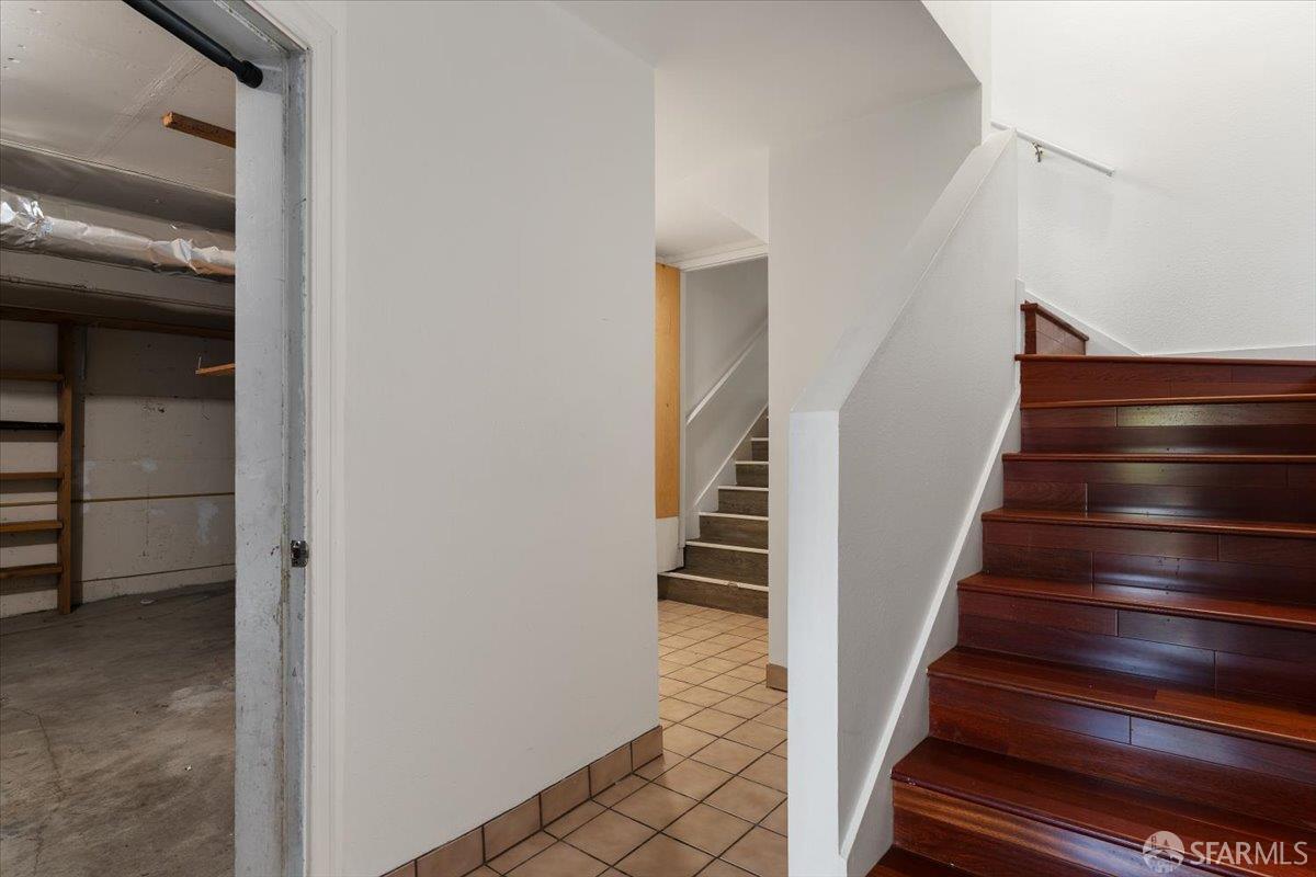 Detail Gallery Image 20 of 40 For 131 Vienna St, San Francisco,  CA 94112 - 5 Beds | 3 Baths