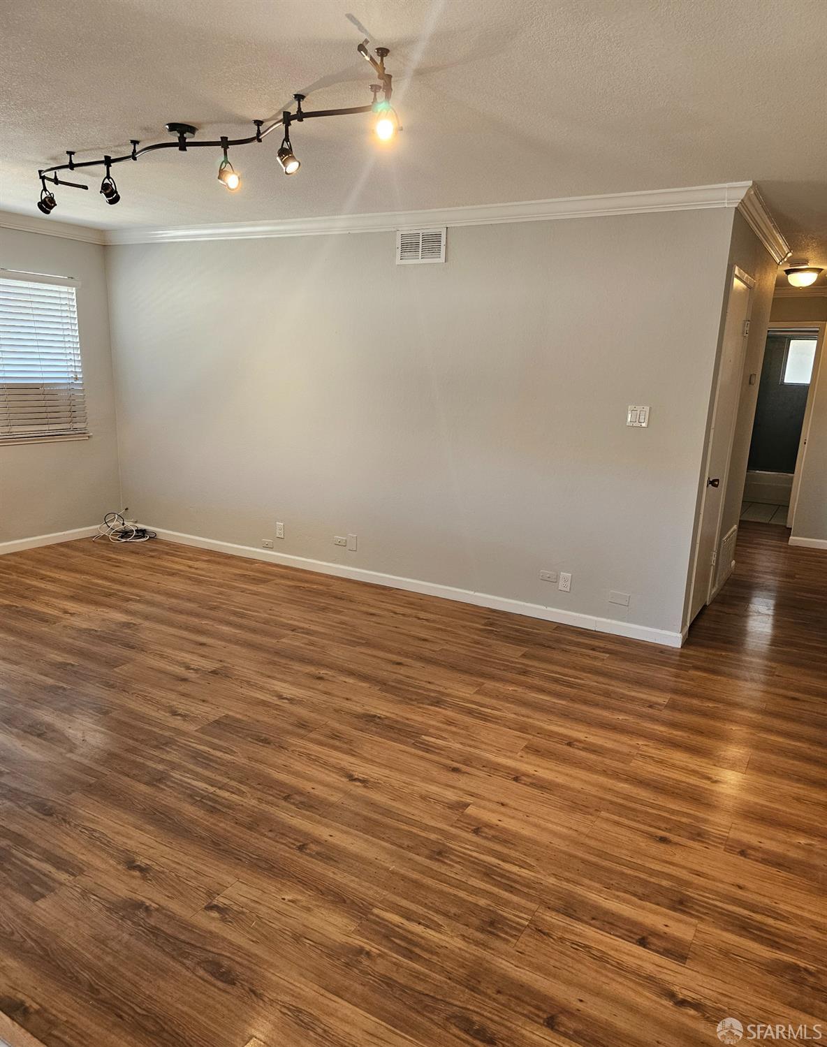 Detail Gallery Image 5 of 19 For 329 Blossom Hill Rd #4,  San Jose,  CA 95123 - 2 Beds | 1 Baths