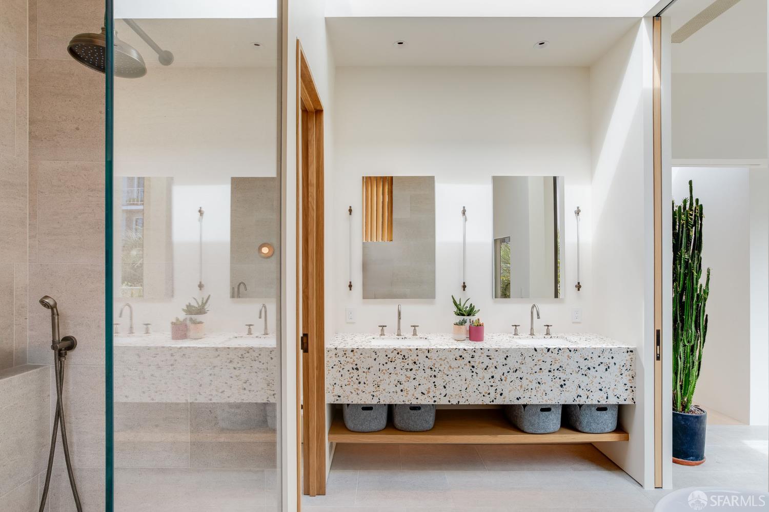 Detail Gallery Image 17 of 33 For 135 Graystone Ter, San Francisco,  CA 94114 - 5 Beds | 4/1 Baths