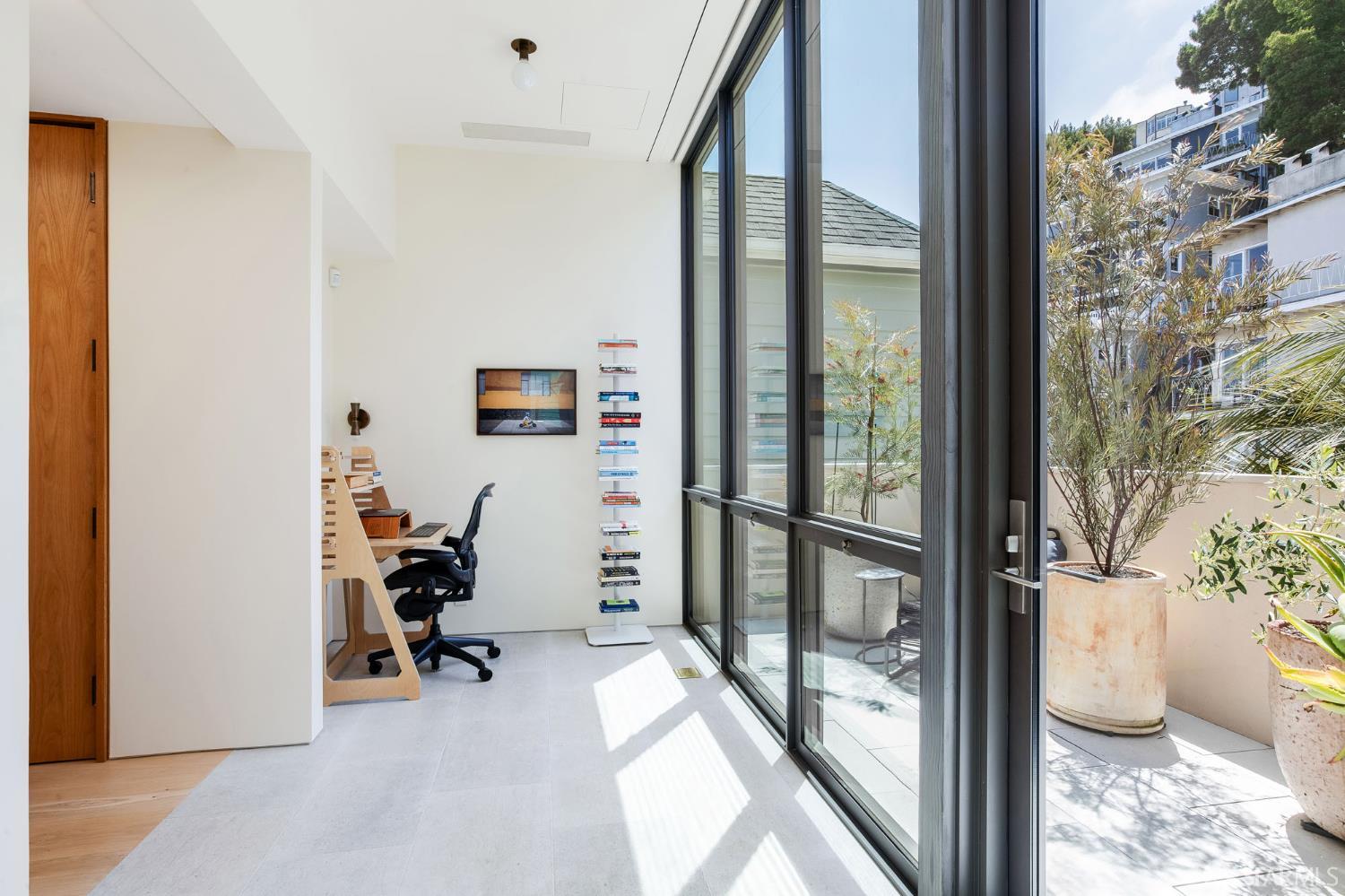 Detail Gallery Image 19 of 33 For 135 Graystone Ter, San Francisco,  CA 94114 - 5 Beds | 4/1 Baths