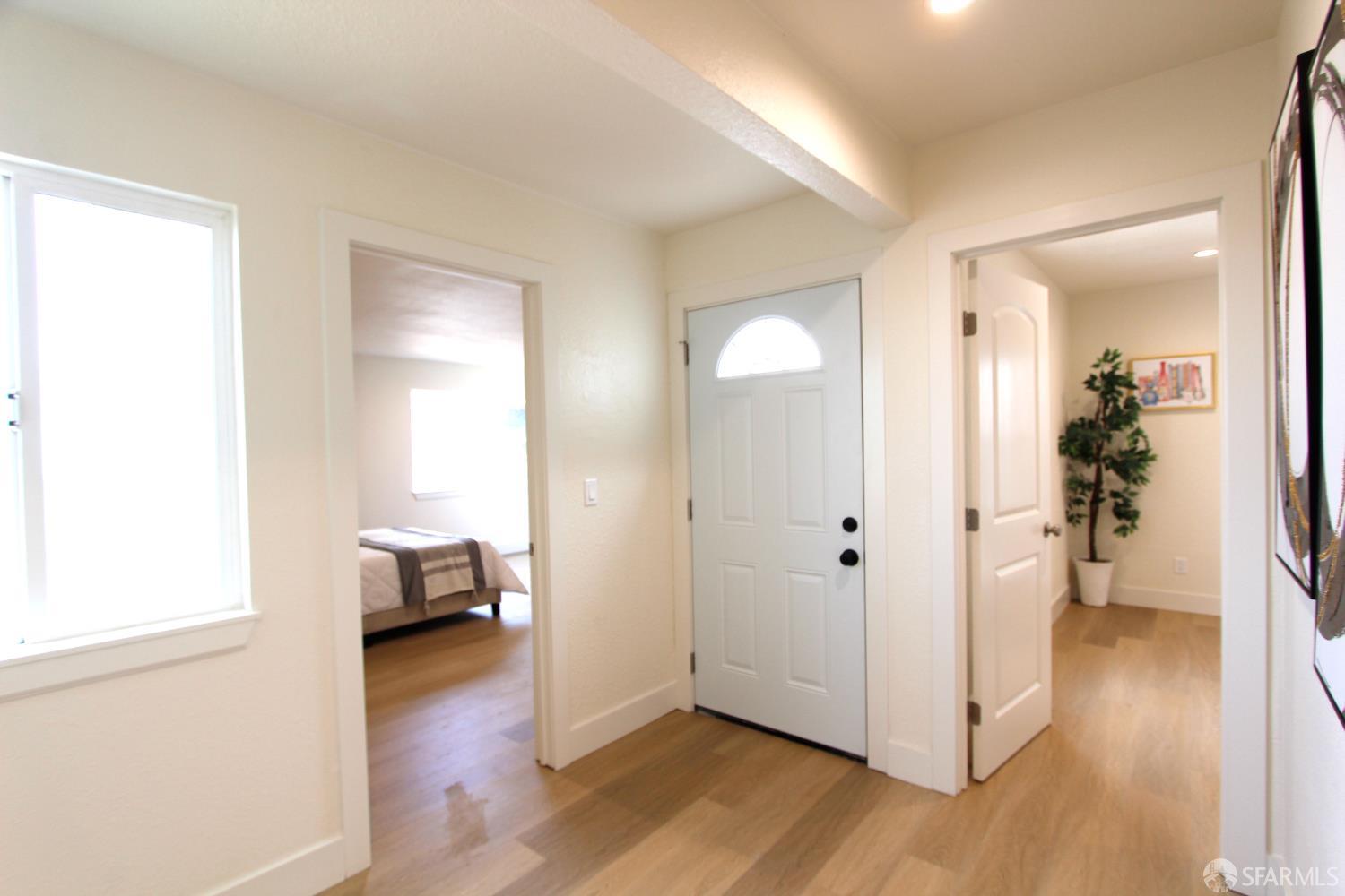 Detail Gallery Image 14 of 17 For 946 Capitol Ave, San Francisco,  CA 94112 - 3 Beds | 2 Baths