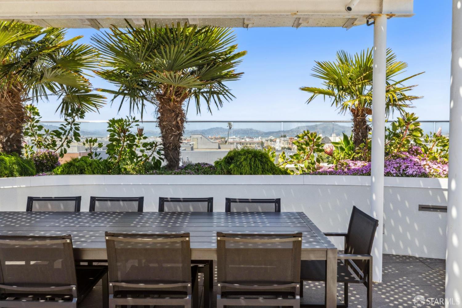Detail Gallery Image 2 of 56 For 3131 Pierce St #406,  San Francisco,  CA 94123 - 2 Beds | 2 Baths