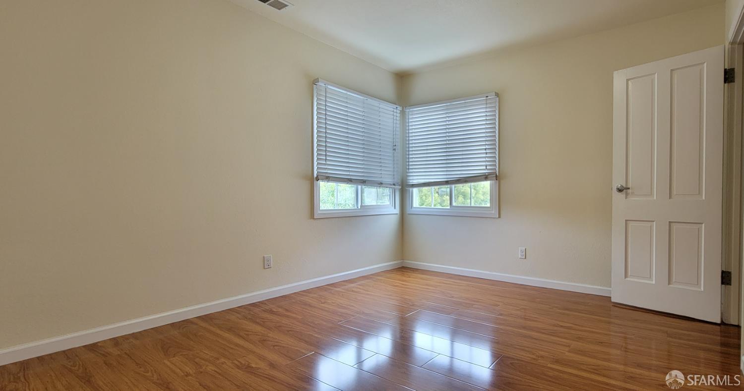 Detail Gallery Image 6 of 8 For 5922 Camden St, Oakland,  CA 94605 - – Beds | – Baths