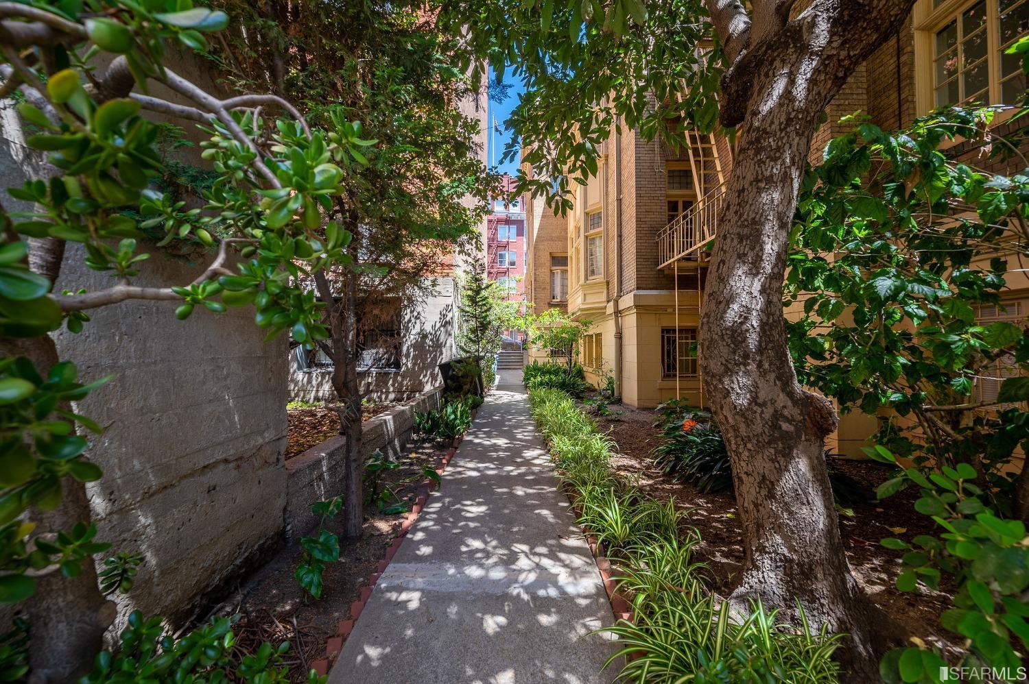 Detail Gallery Image 15 of 27 For 1073 Bush St, San Francisco,  CA 94109 - – Beds | – Baths
