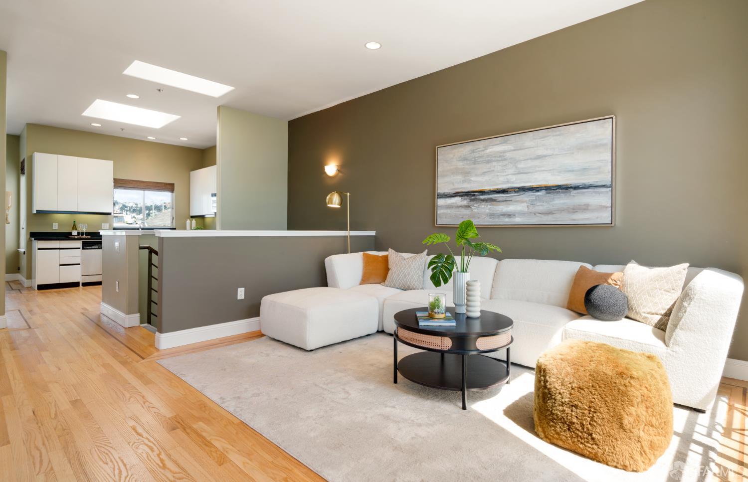 Detail Gallery Image 6 of 38 For 3310 19th St #303,  San Francisco,  CA 94110 - 3 Beds | 2/1 Baths