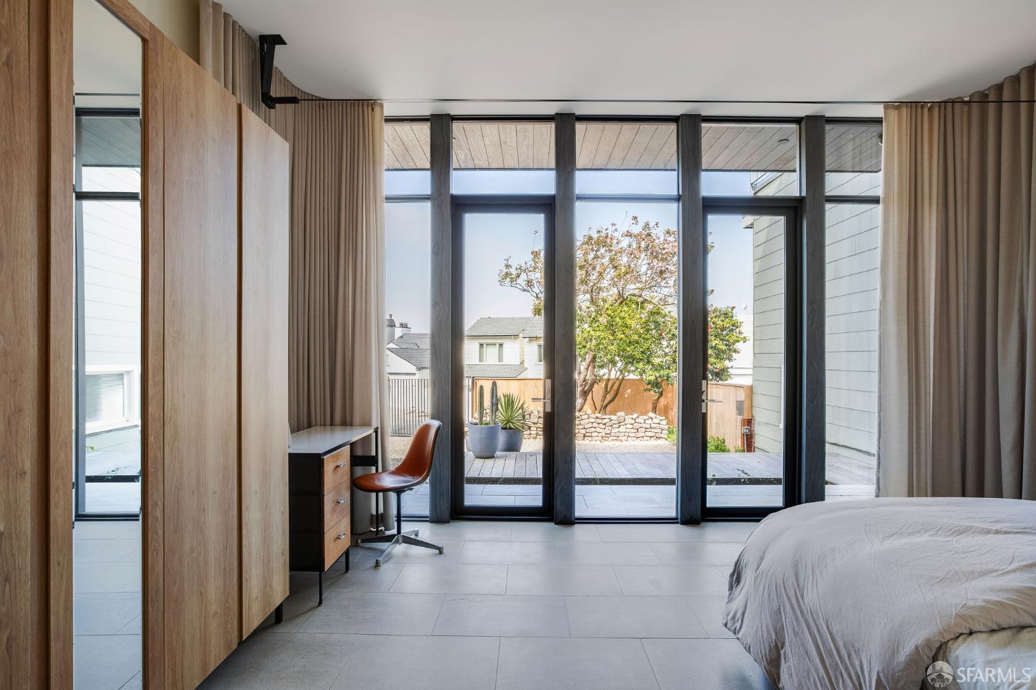 Detail Gallery Image 28 of 33 For 135 Graystone Ter, San Francisco,  CA 94114 - 5 Beds | 4/1 Baths
