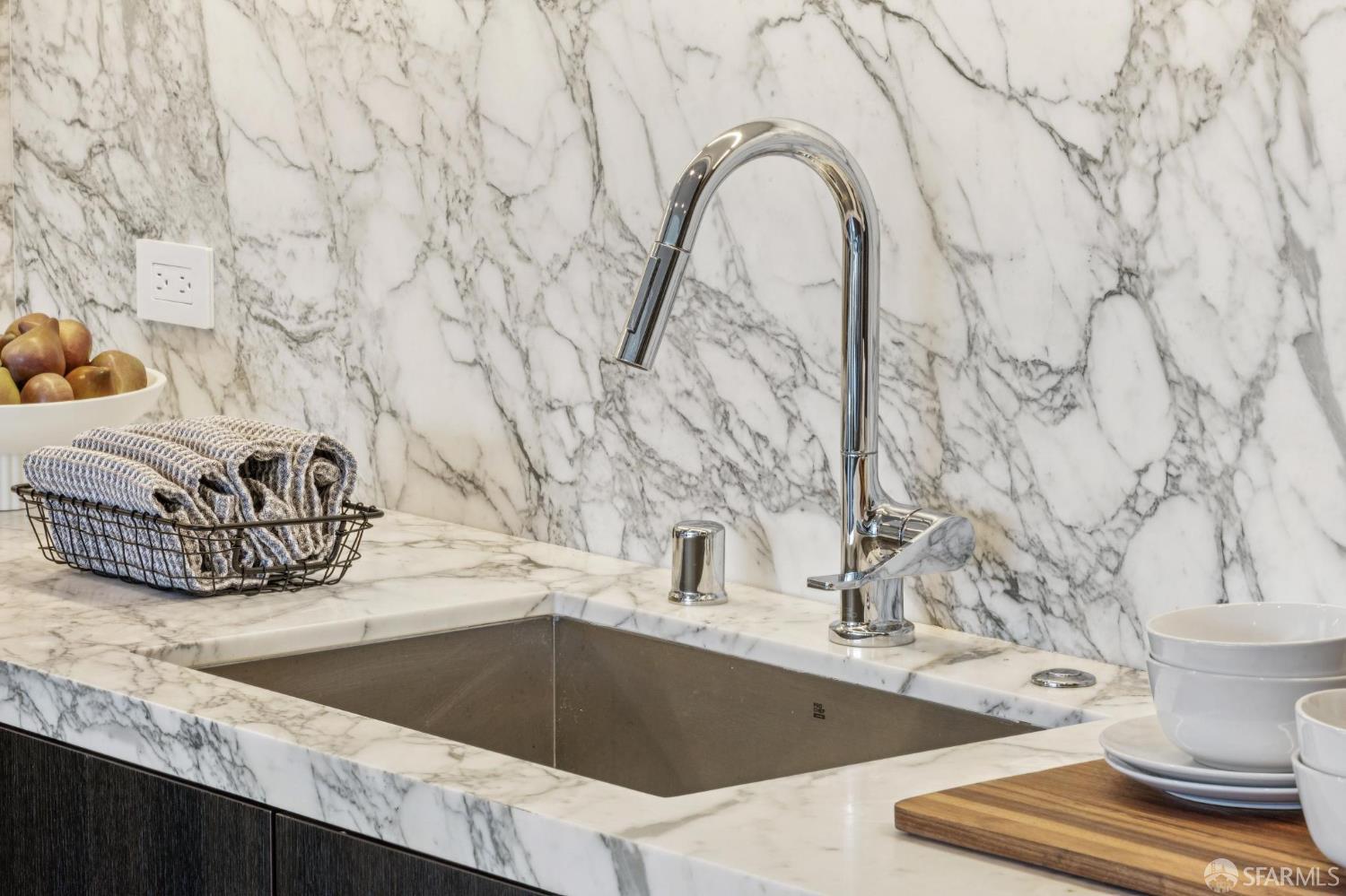 Detail Gallery Image 14 of 56 For 3131 Pierce St #406,  San Francisco,  CA 94123 - 2 Beds | 2 Baths