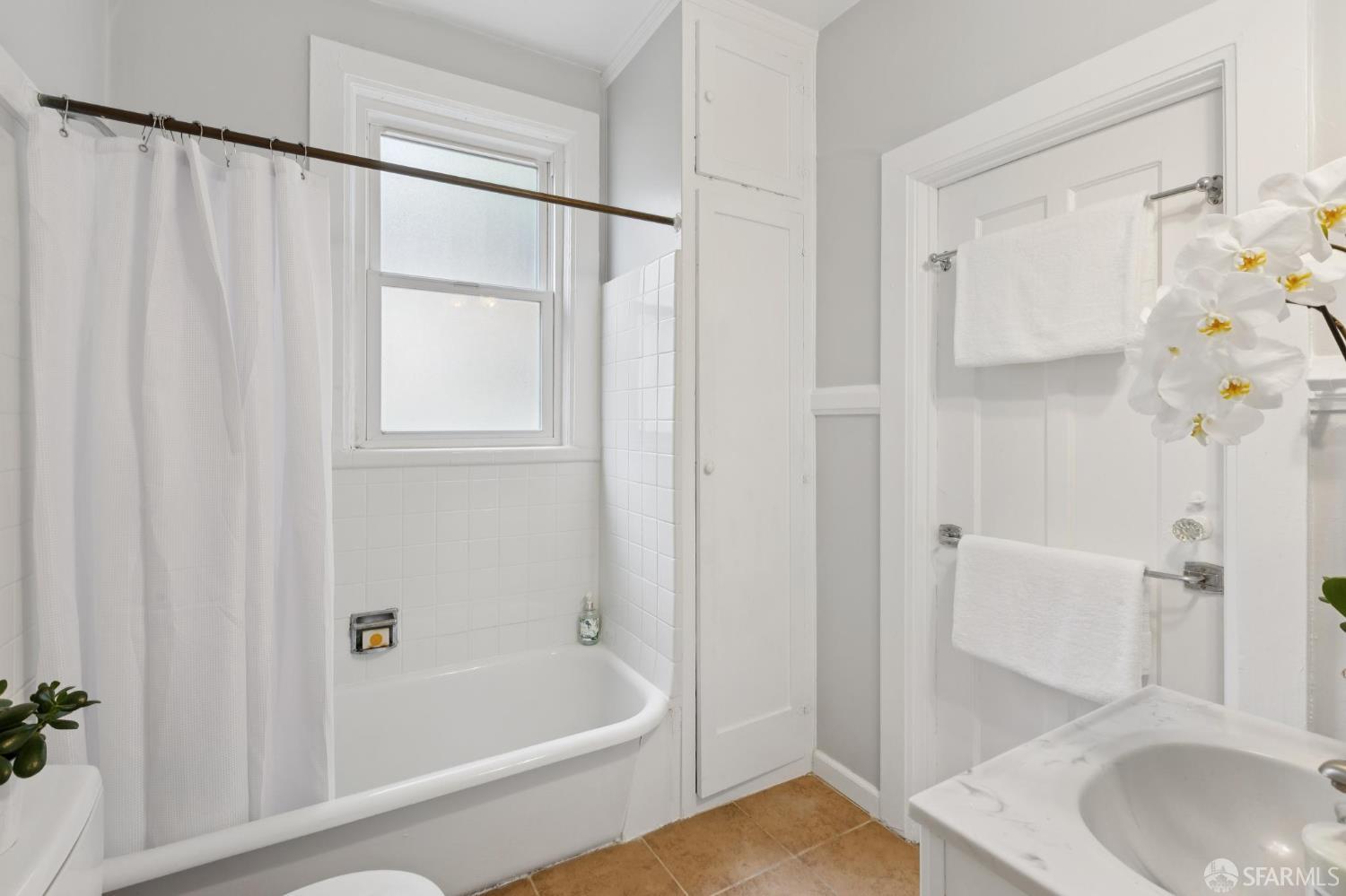 Detail Gallery Image 15 of 18 For 1250 Vallejo St #8,  San Francisco,  CA 94109 - 2 Beds | 1 Baths
