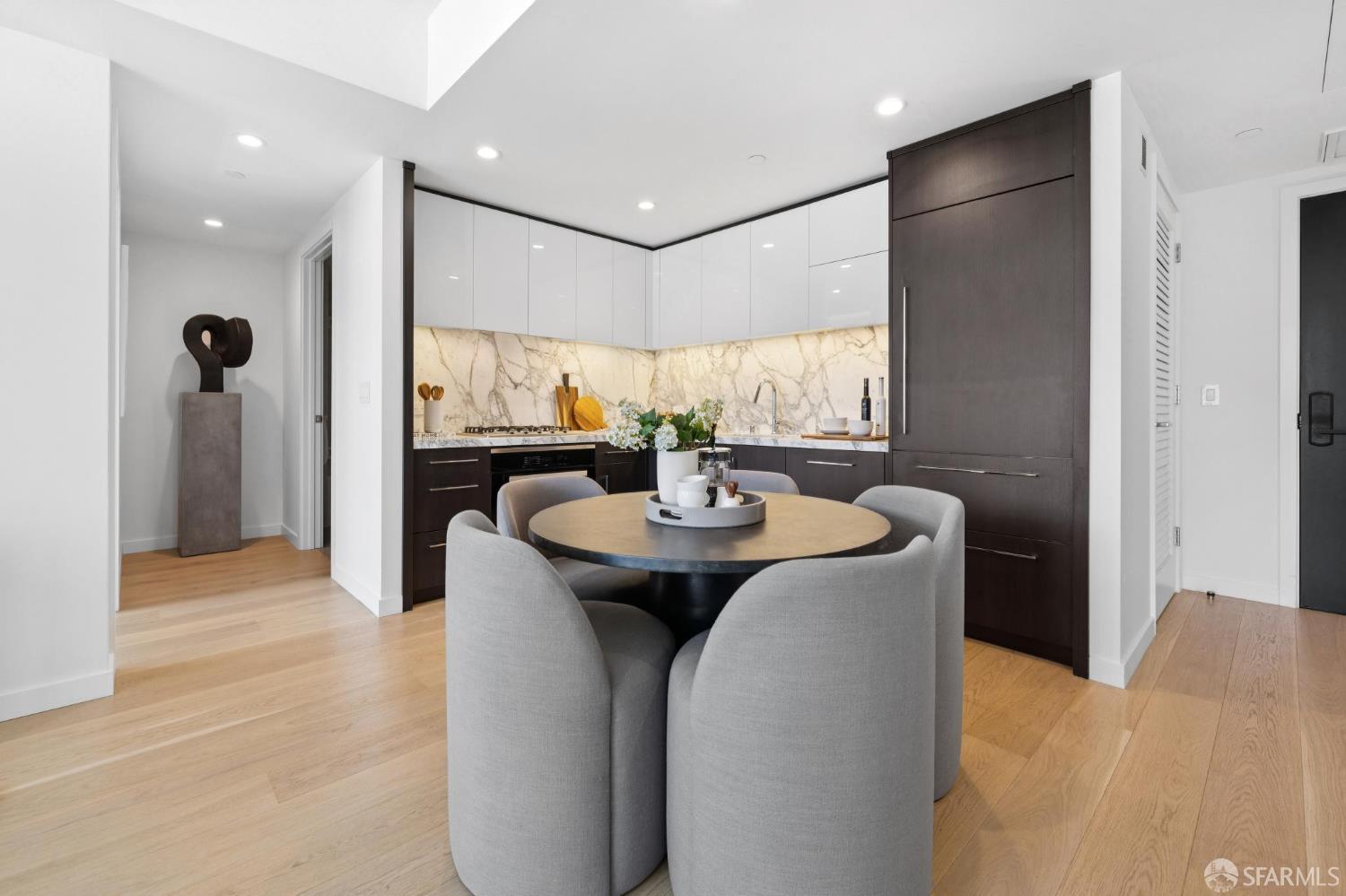 Detail Gallery Image 11 of 56 For 3131 Pierce St #406,  San Francisco,  CA 94123 - 2 Beds | 2 Baths